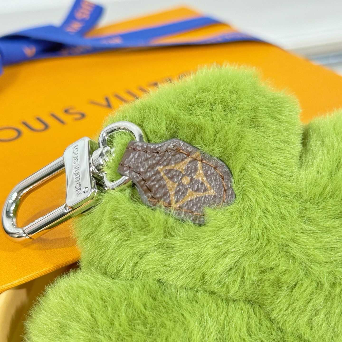 Louis Vuitton LV Lucky Trefoil Bag Charm   M03170 - DopestKickz
