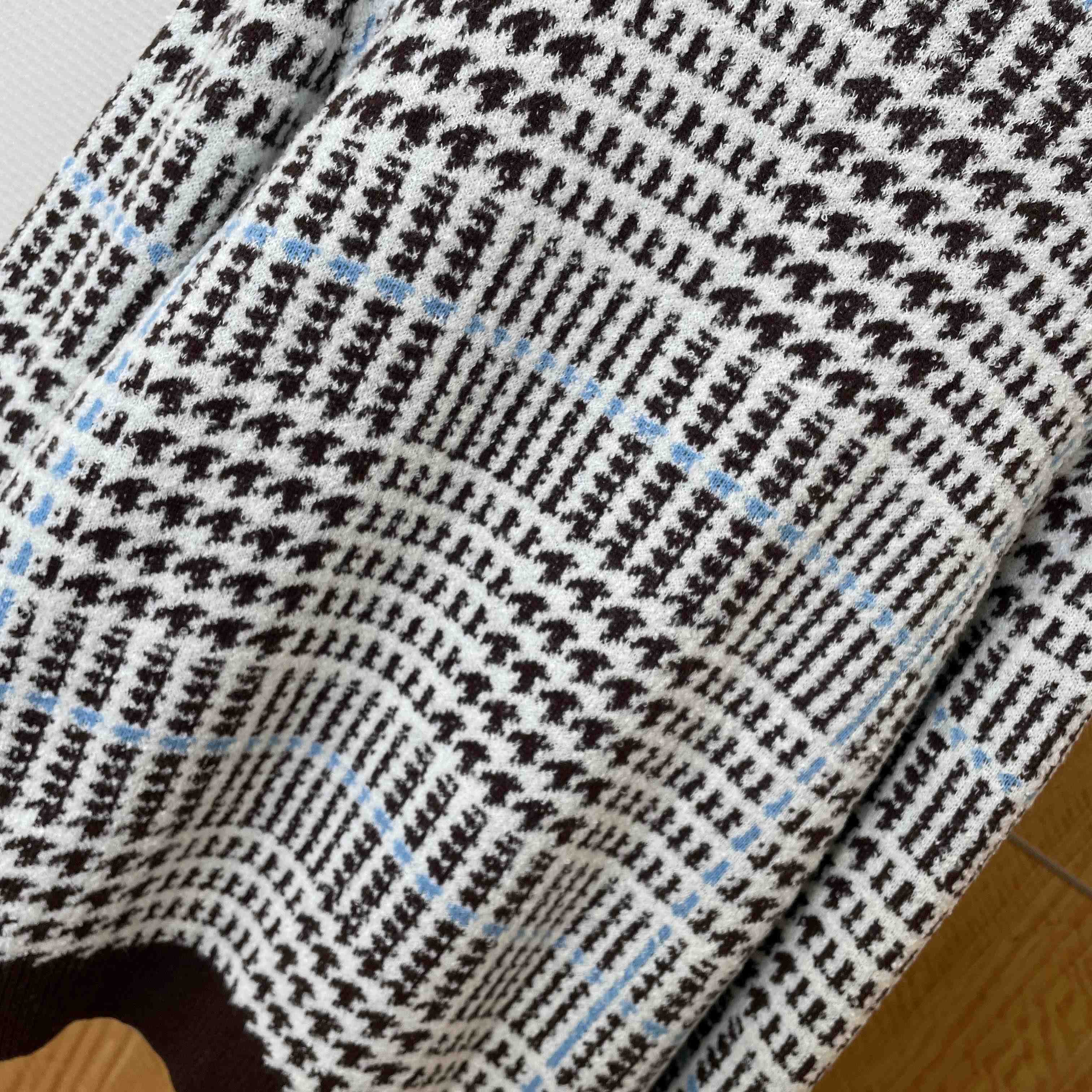 Louis Vuitton Textured Plaid Cardigan   1AJBSP - DopestKickz