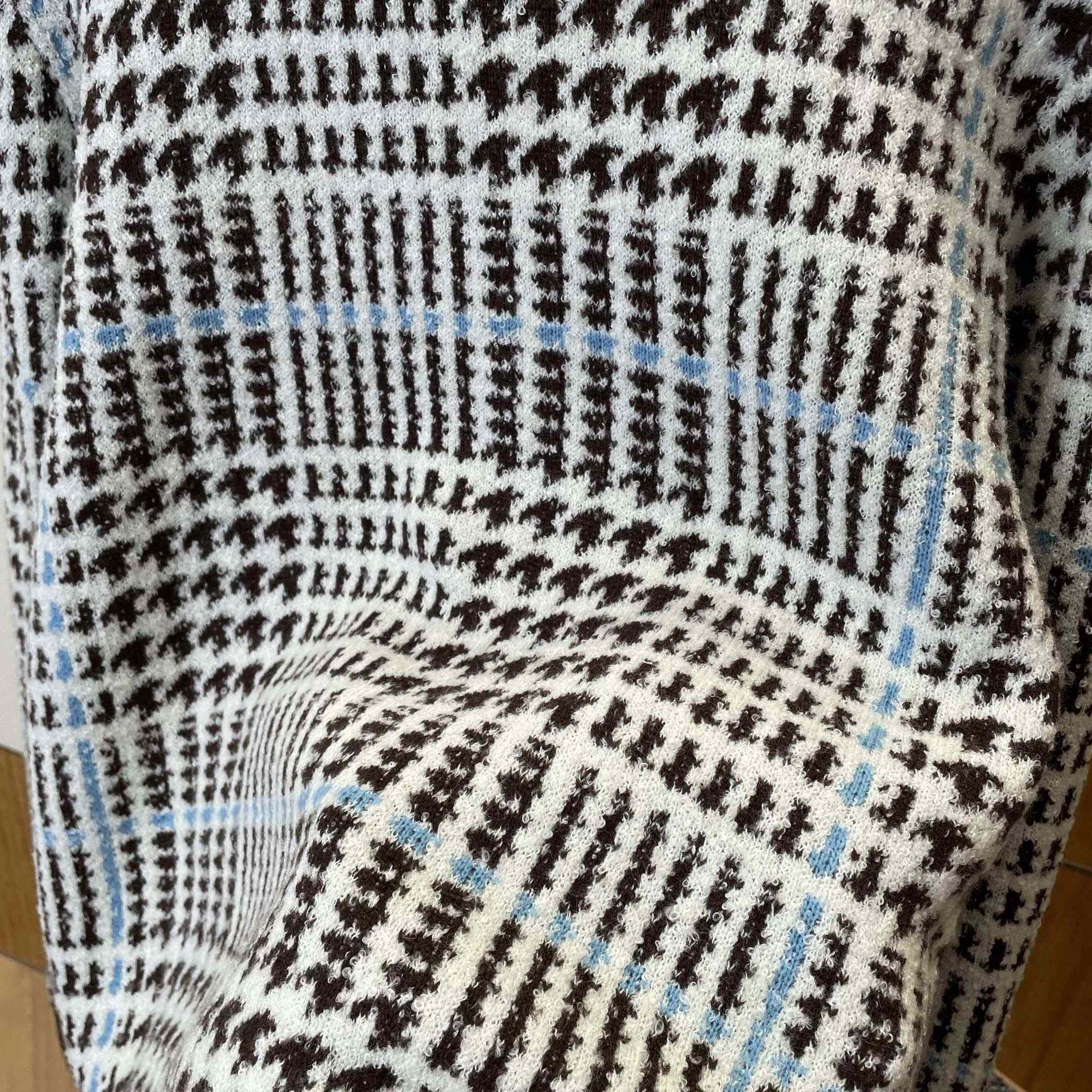 Louis Vuitton Textured Plaid Cardigan   1AJBSP - DopestKickz