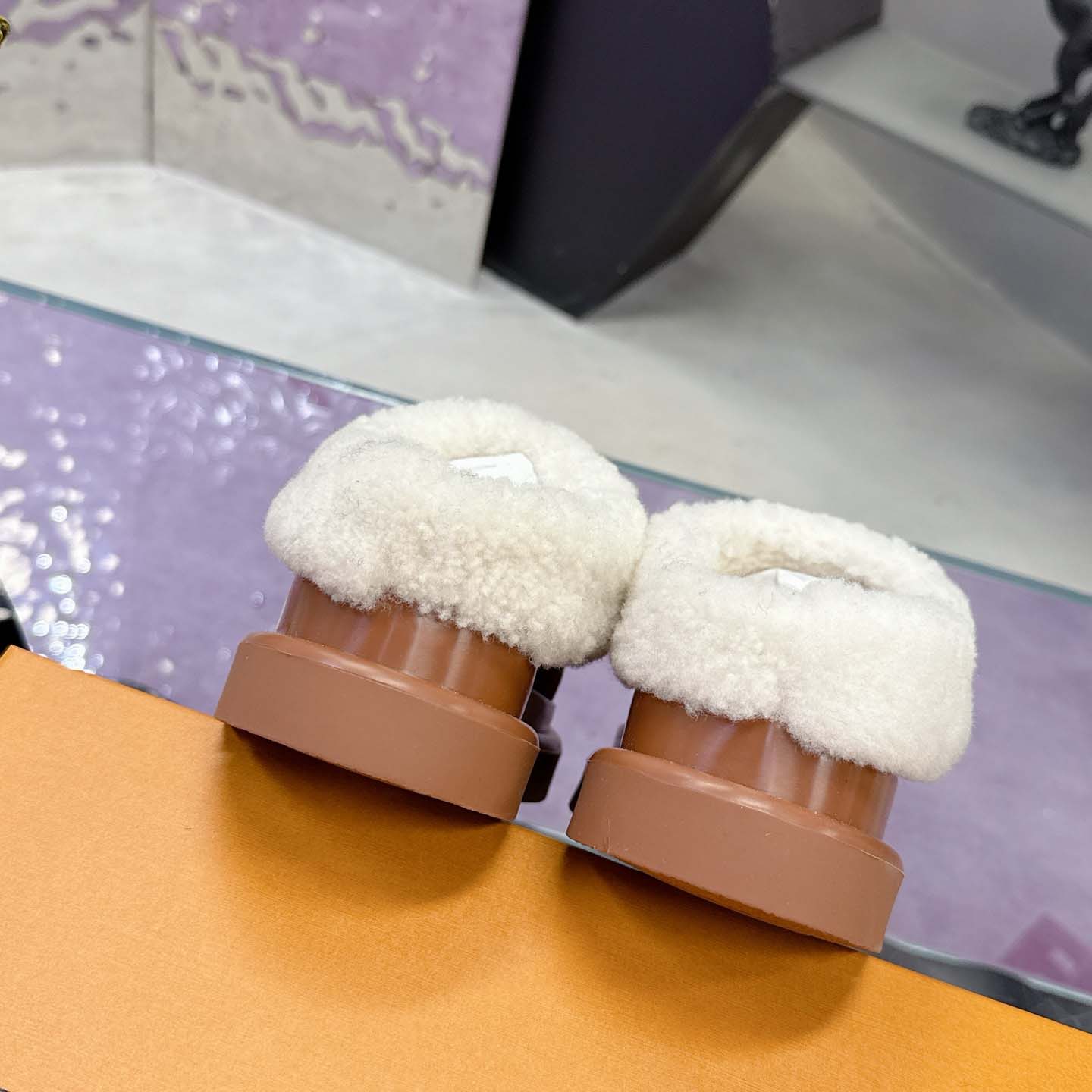 Louis Vuitton Cortina Closed Mule   1AITIN - DopestKickz