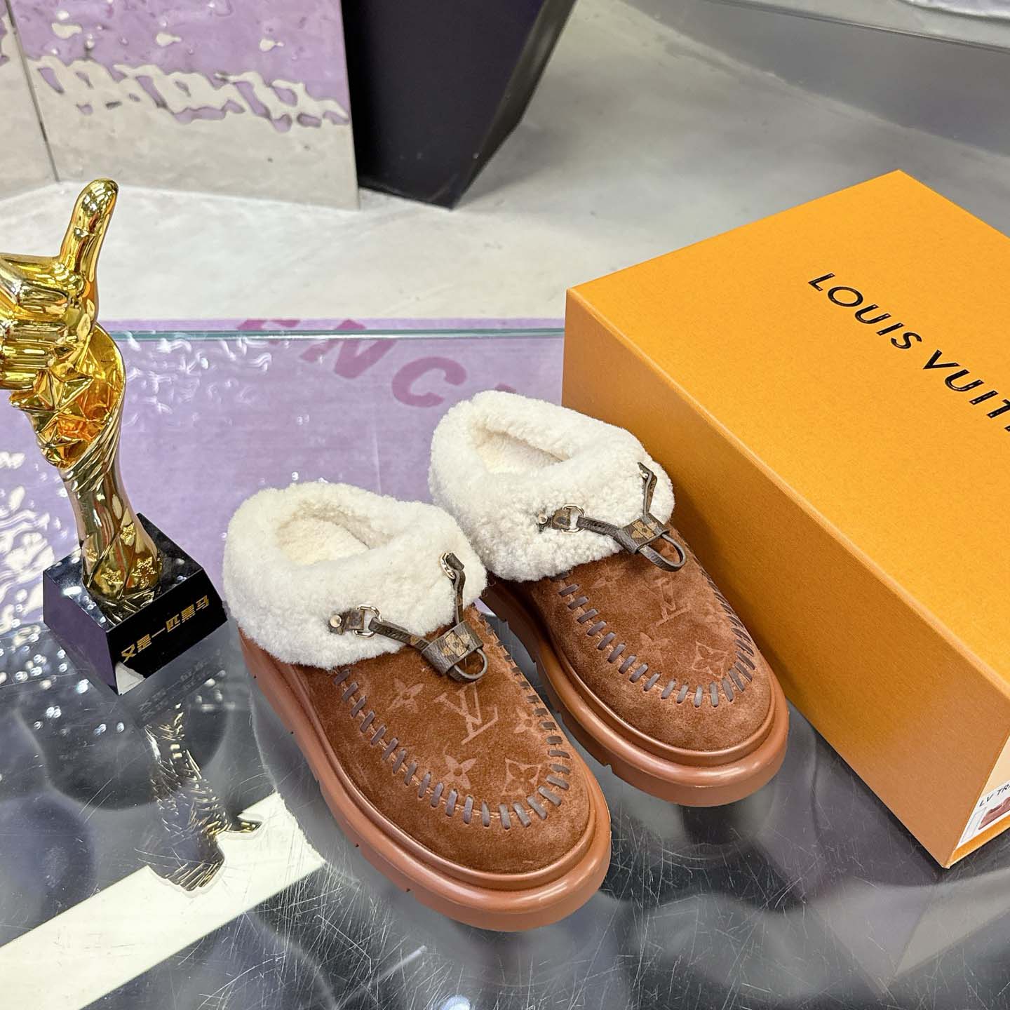 Louis Vuitton Cortina Closed Mule   1AITIN - DopestKickz