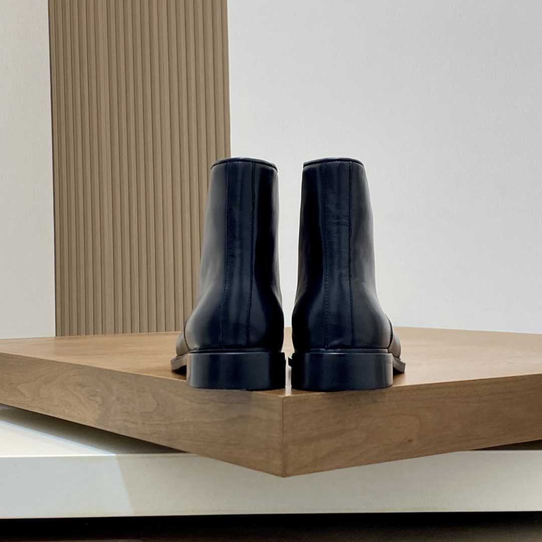 Gucci Men's Leather Lace-Up Boots - DopestKickz