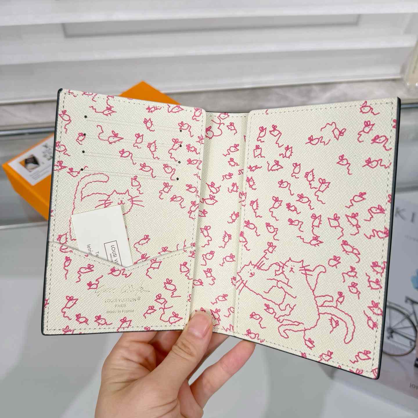 Louis Vuitton Passport Cover   M25753 - DopestKickz