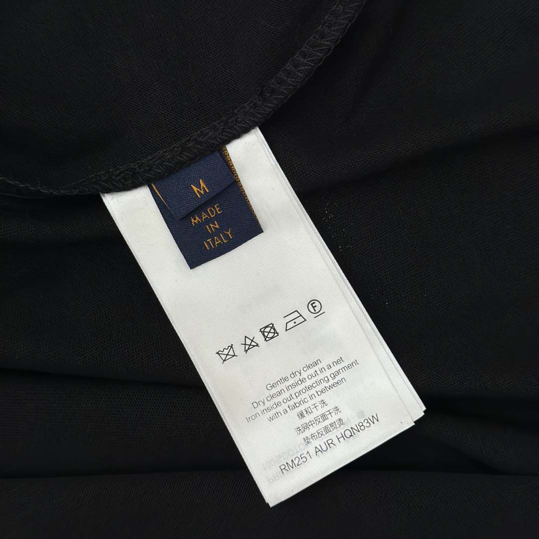 Louis Vuitton Embellished Signature Short-Sleeved T-Shirt   1AJCFH - DopestKickz