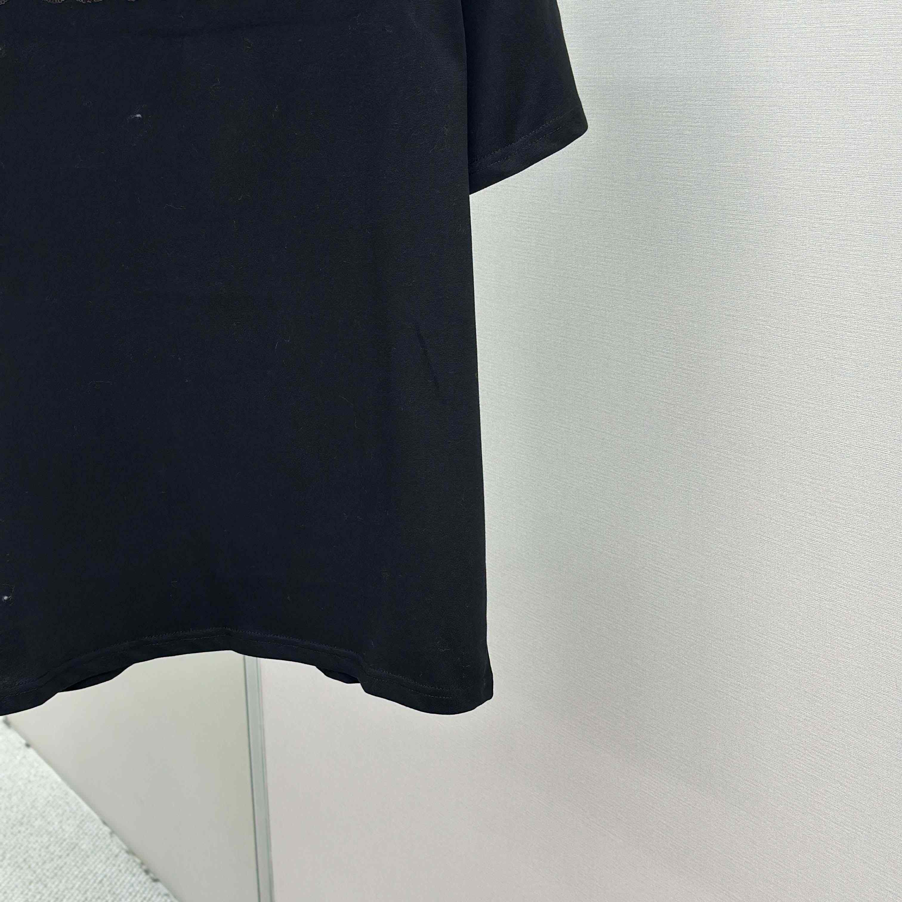 Louis Vuitton Embellished Signature Short-Sleeved T-Shirt   1AJCFH - DopestKickz