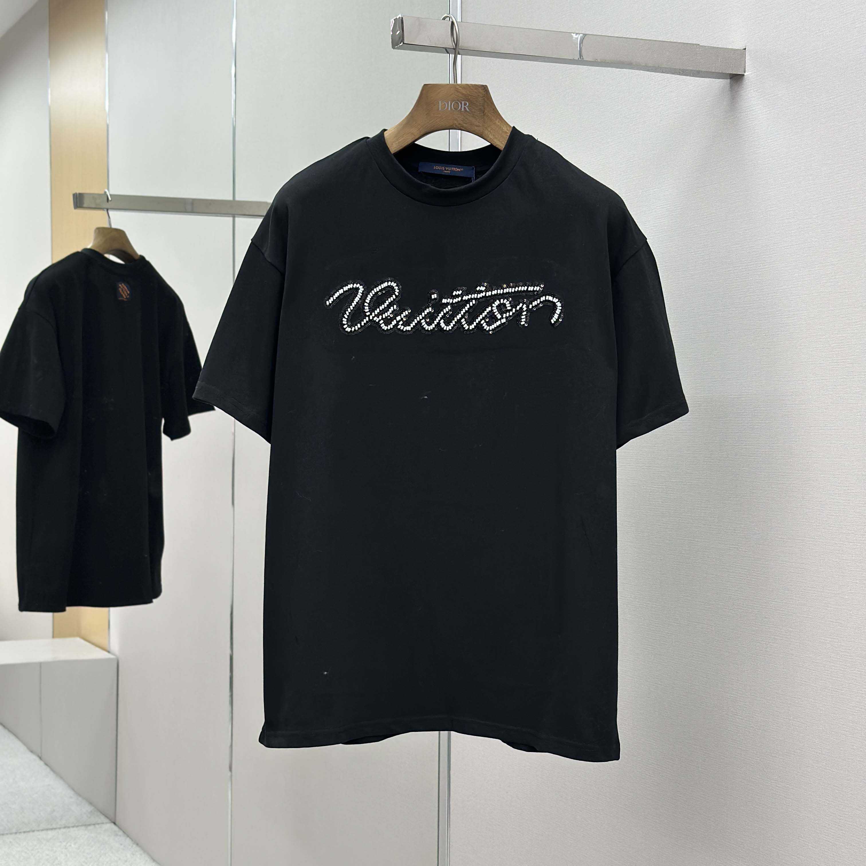 Louis Vuitton Embellished Signature Short-Sleeved T-Shirt   1AJCFH - DopestKickz