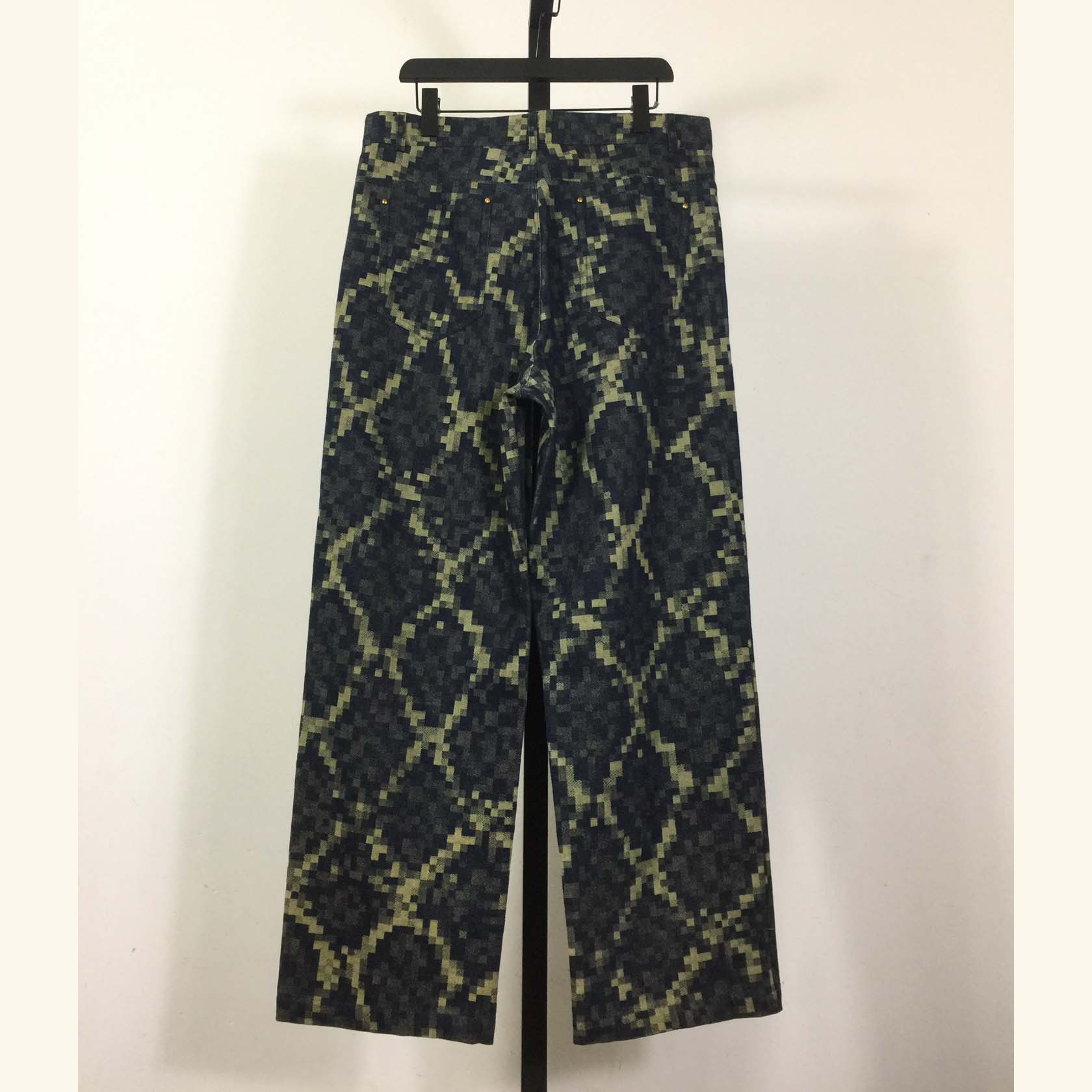Louis Vuitton Damier Pants    - DopestKickz
