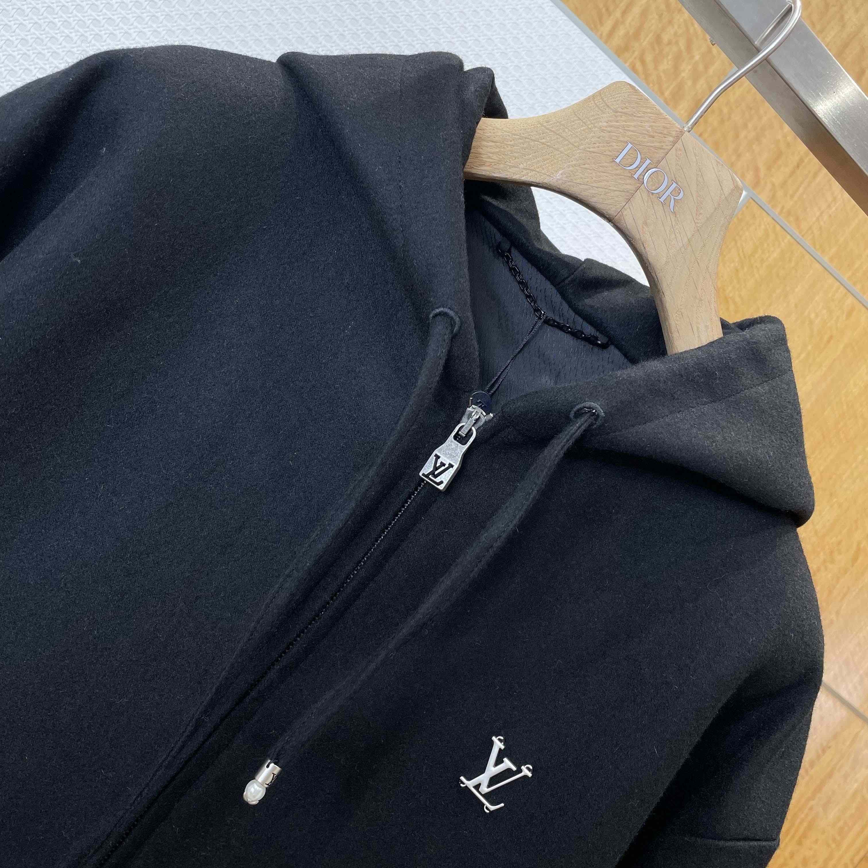 Louis Vuitton Tailored Technical Wool Hooded Blouson   1AIWFA - DopestKickz