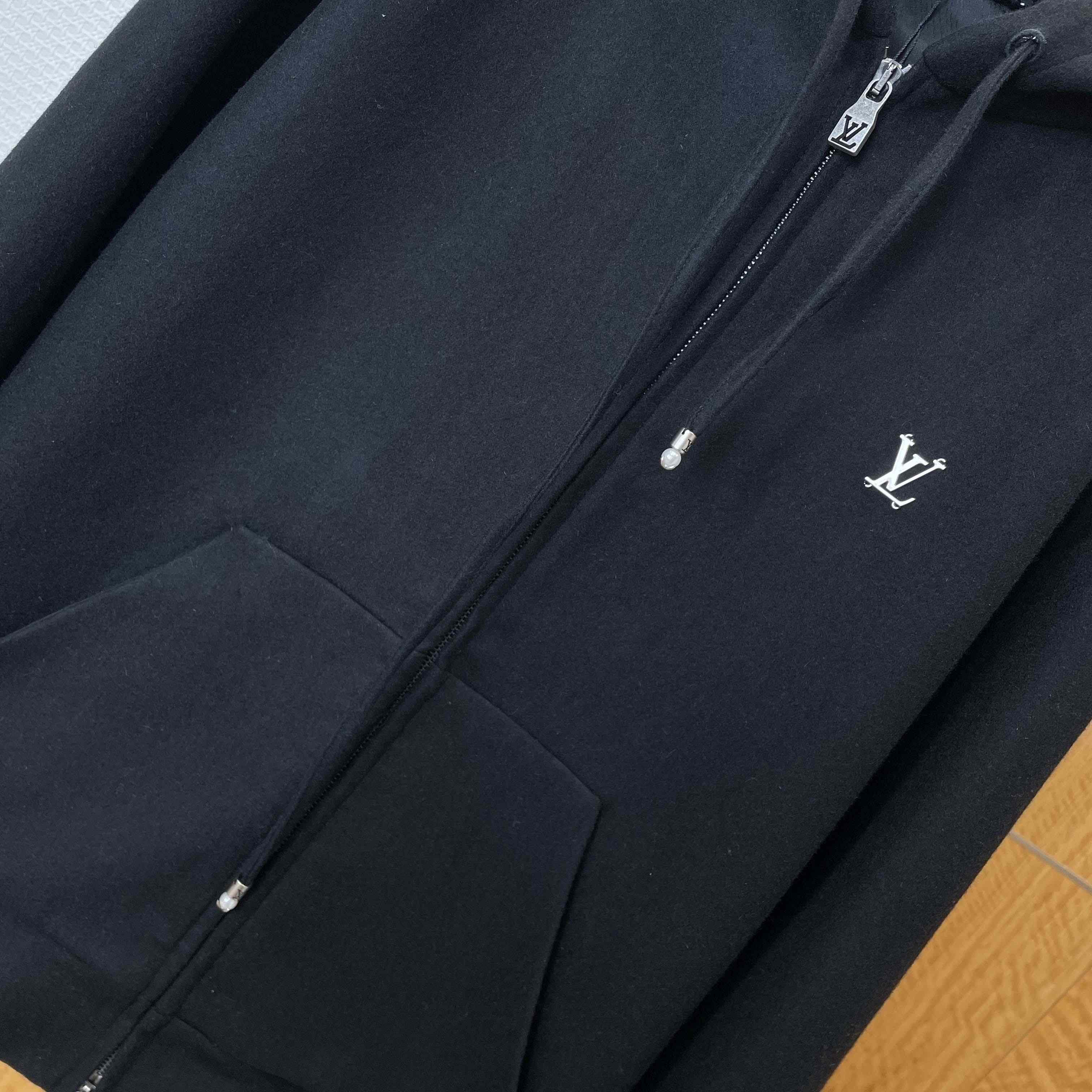 Louis Vuitton Tailored Technical Wool Hooded Blouson   1AIWFA - DopestKickz