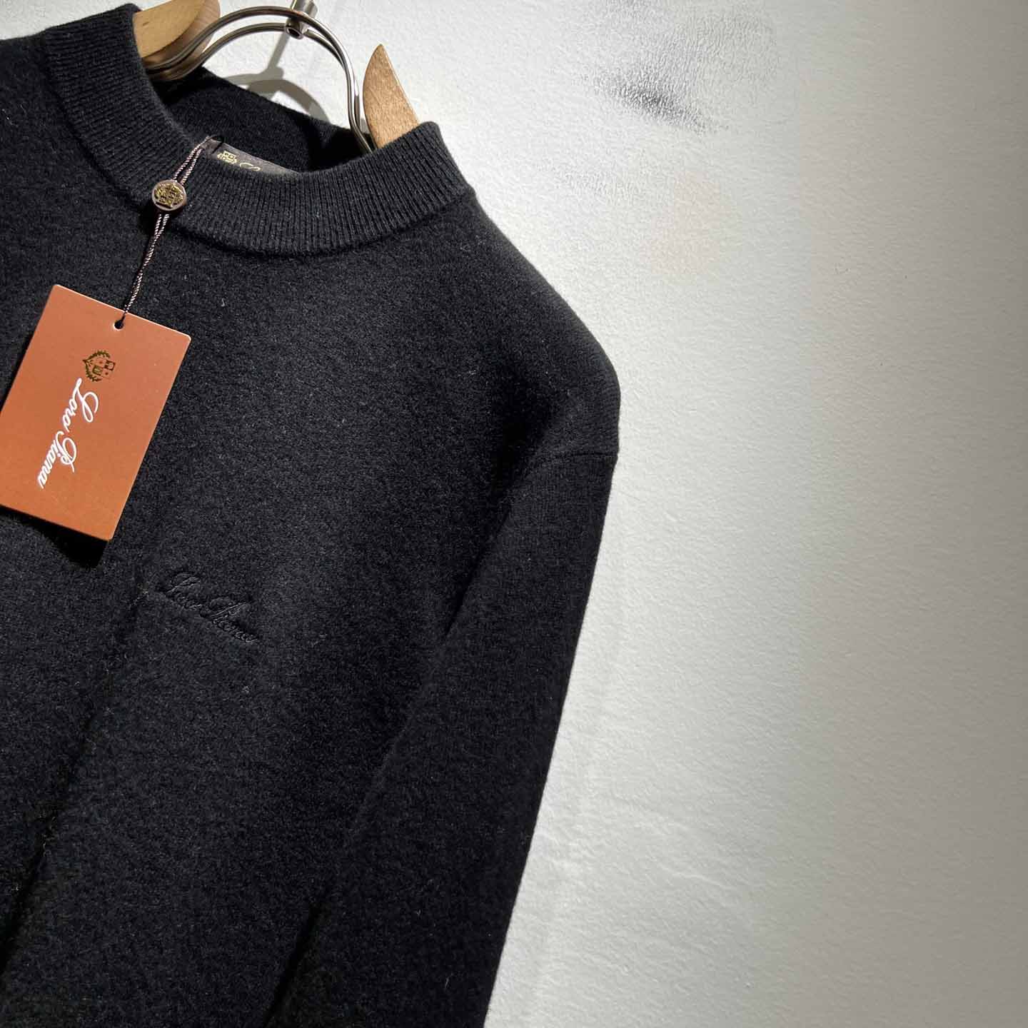 Loro Piana Classic Crewneck - DopestKickz