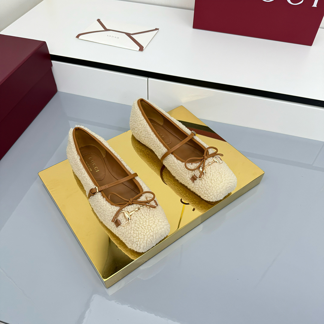 Gucci Women's Gucci Horsebit Ballet Flat - DopestKickz