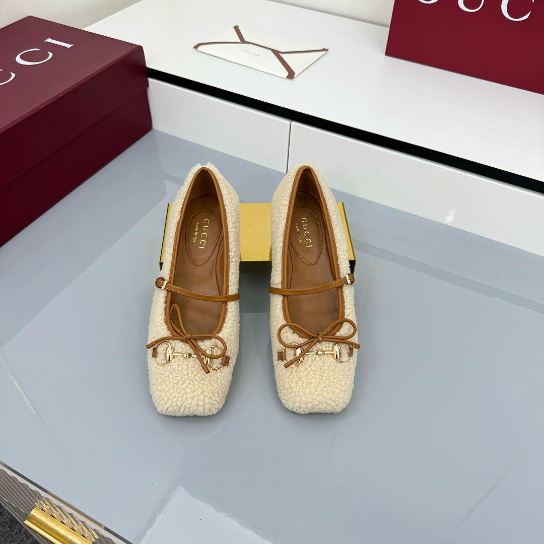 Gucci Women's Gucci Horsebit Ballet Flat - DopestKickz