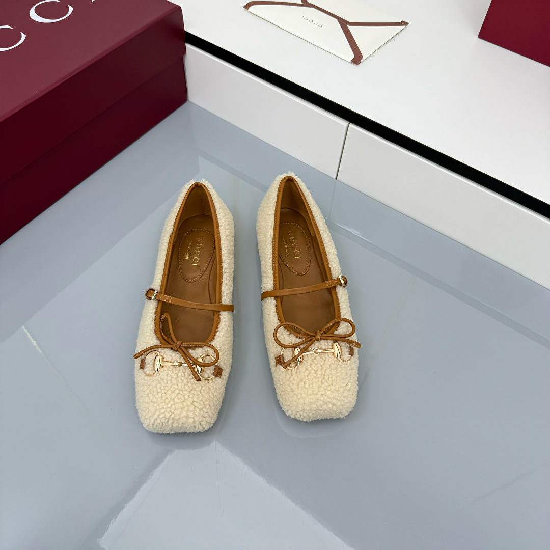 Gucci Women's Gucci Horsebit Ballet Flat - DopestKickz