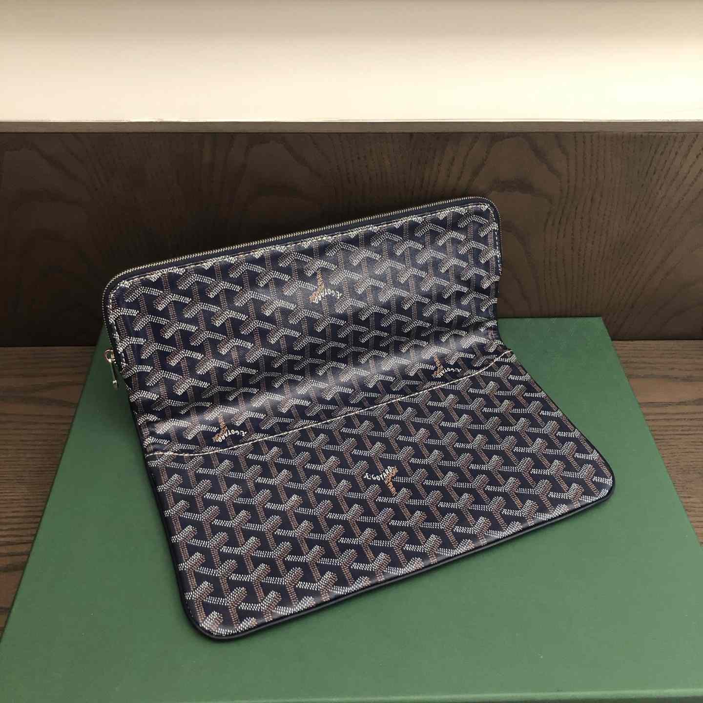 Goyard Sainte-Marie MM Clutch - DopestKickz