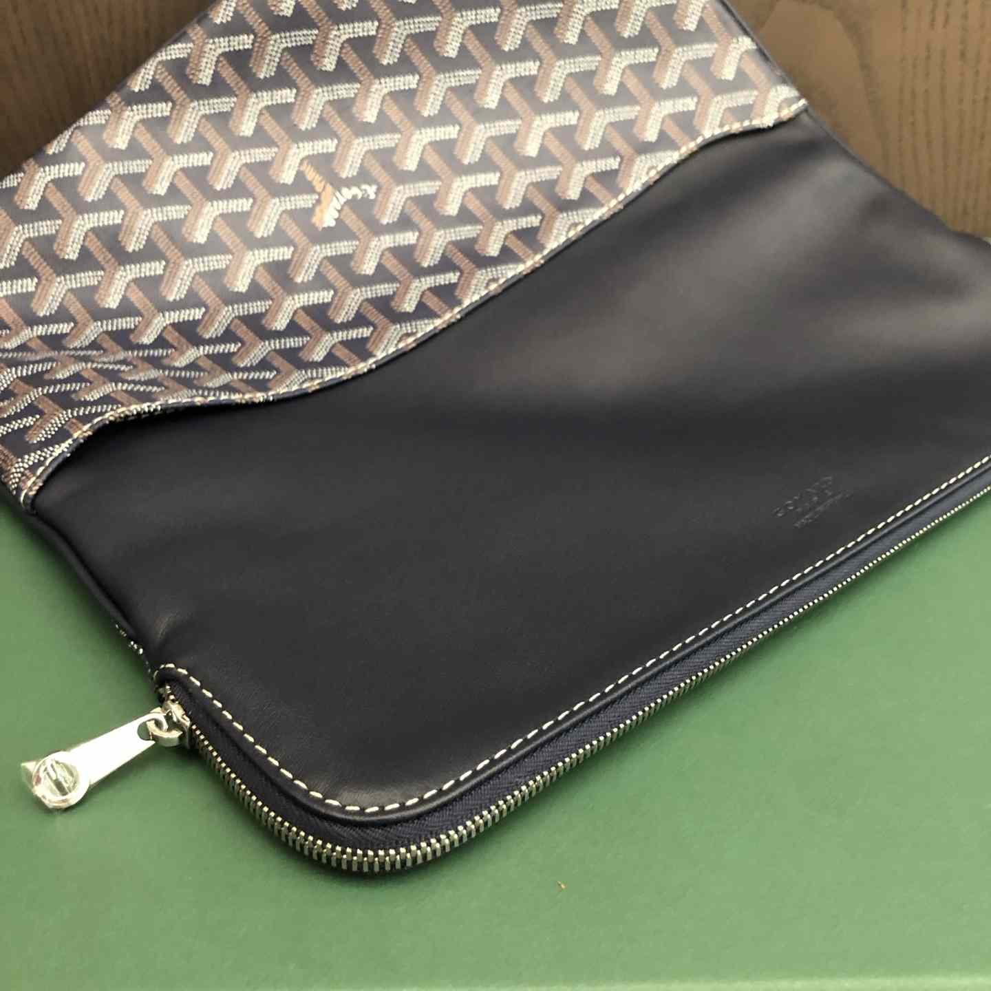 Goyard Sainte-Marie MM Clutch - DopestKickz