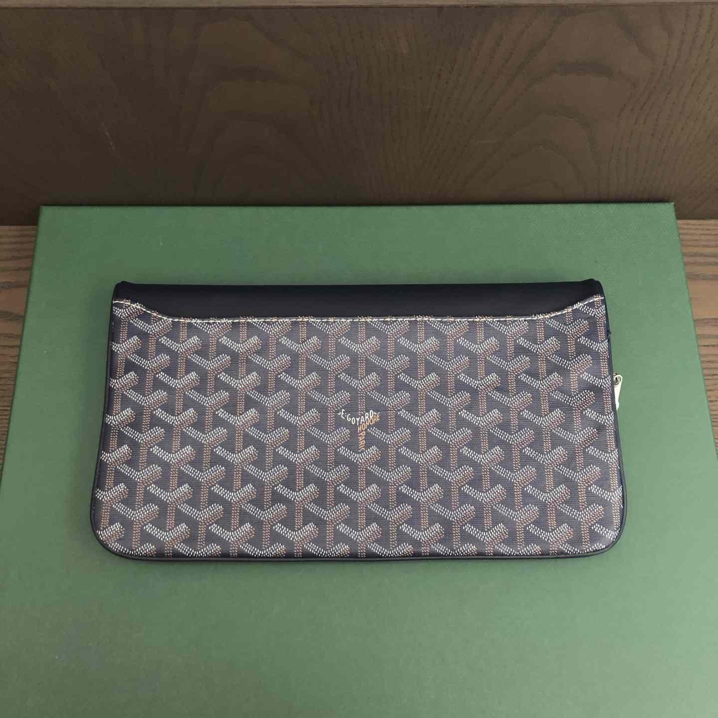 Goyard Sainte-Marie MM Clutch - DopestKickz