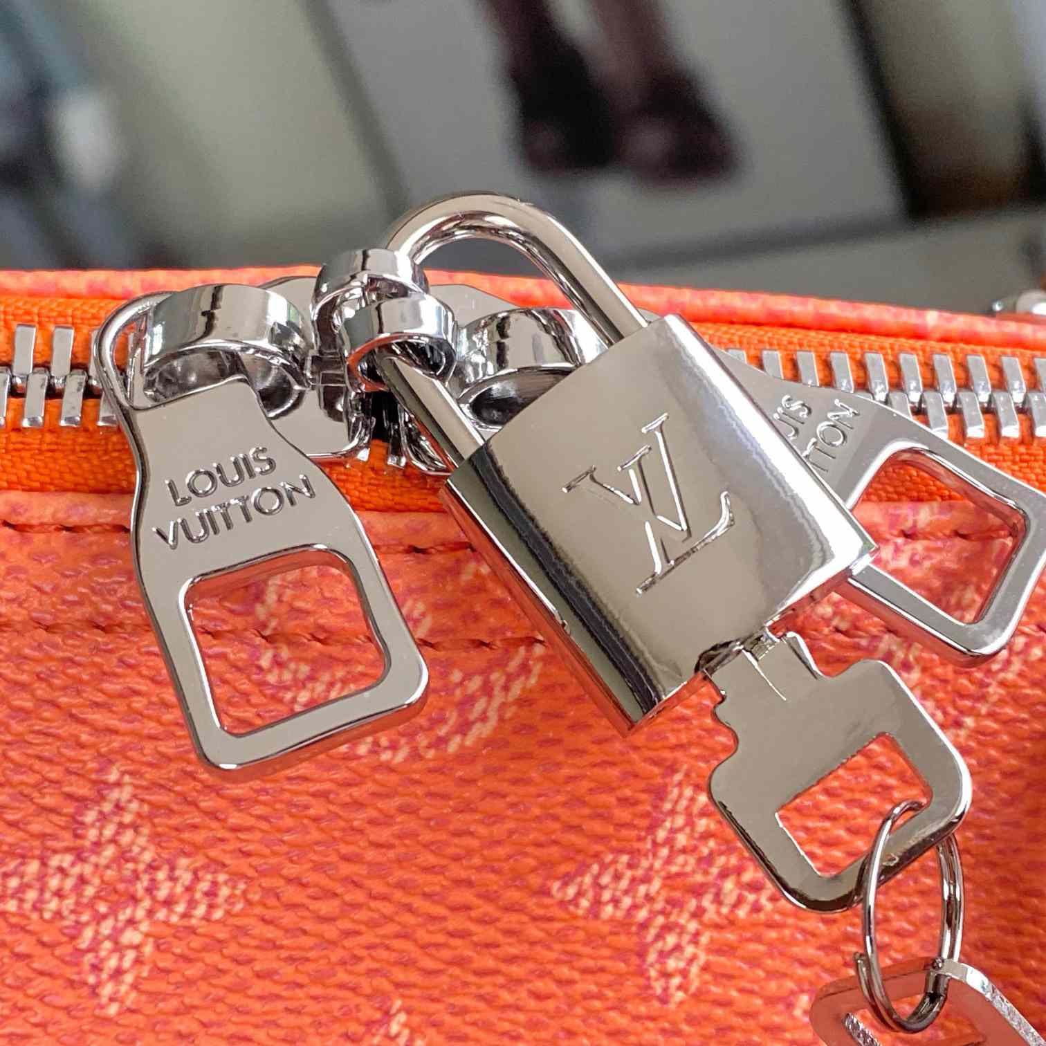 Louis Vuitton Keepall Bandoulière 50   M26865 - DopestKickz