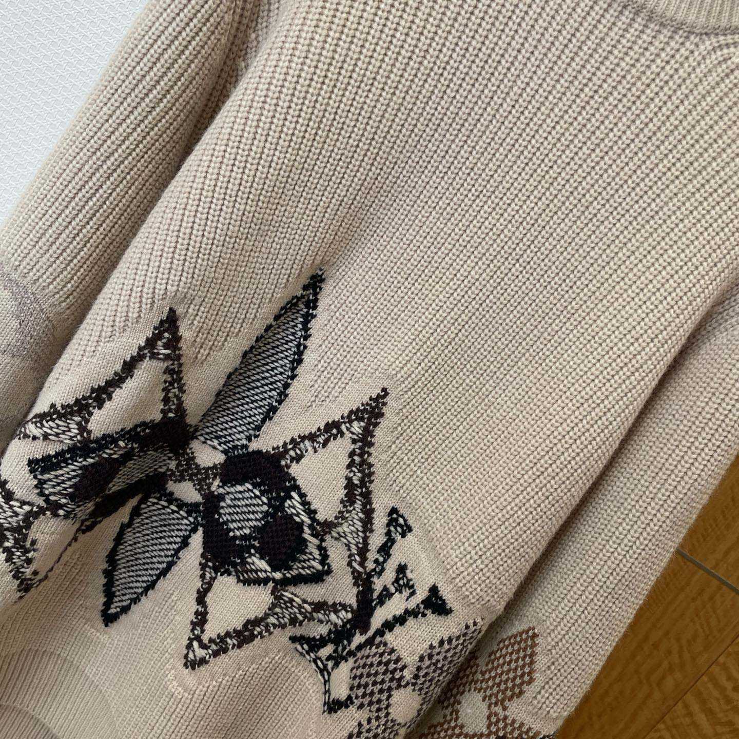 Louis Vuitton Graphic Knitted Crewneck   1AJBVT - DopestKickz