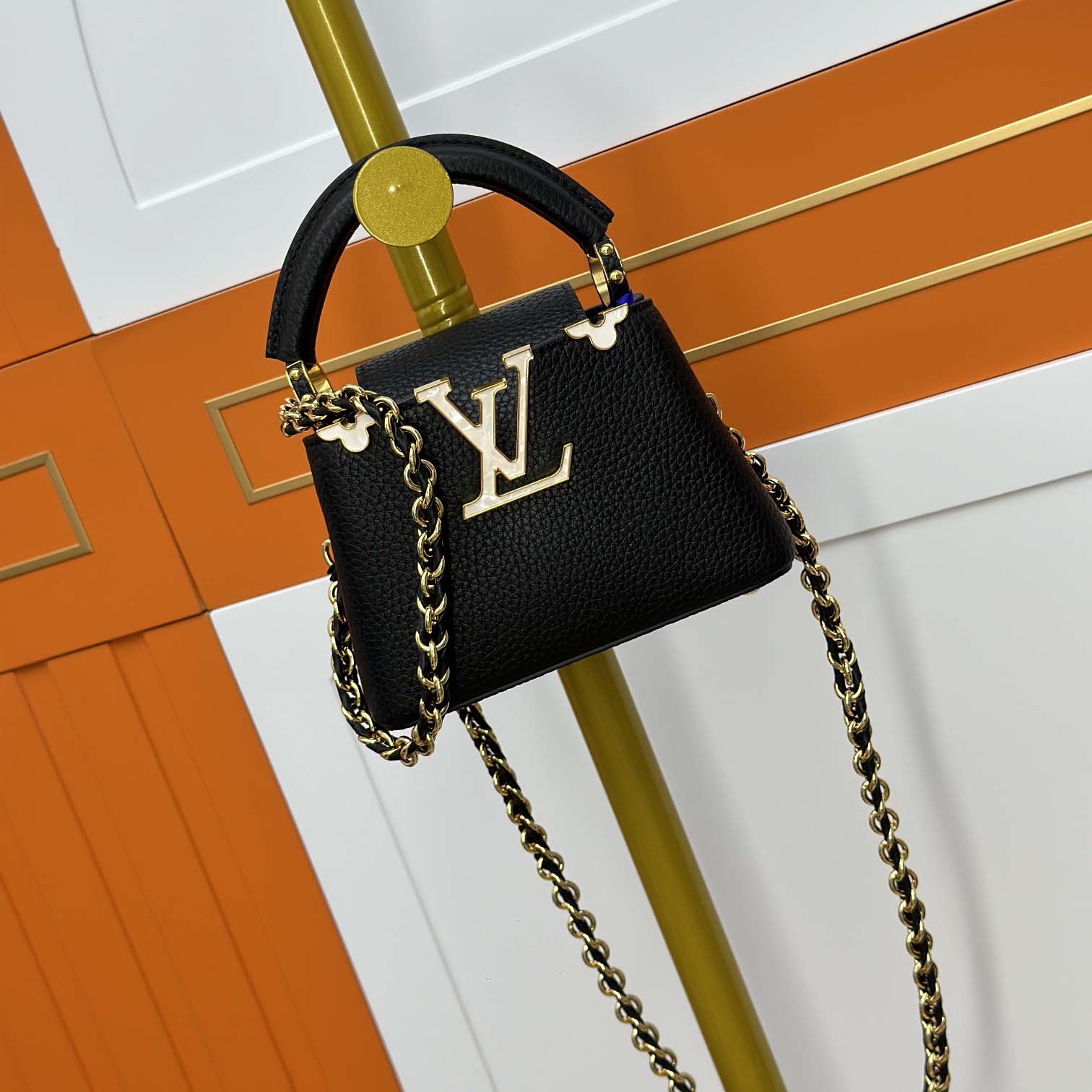 Louis Vuitton Capucines Nano   M10166 - DopestKickz