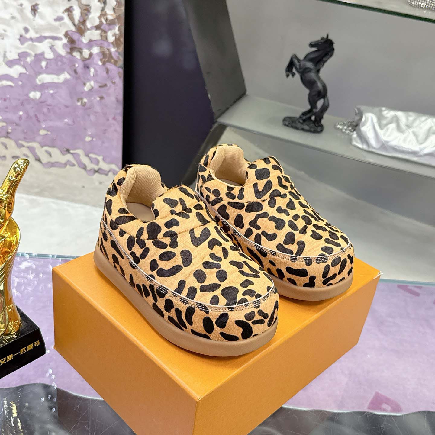 Louis Vuitton LV Yeti Slip On   1AIKKQ - DopestKickz