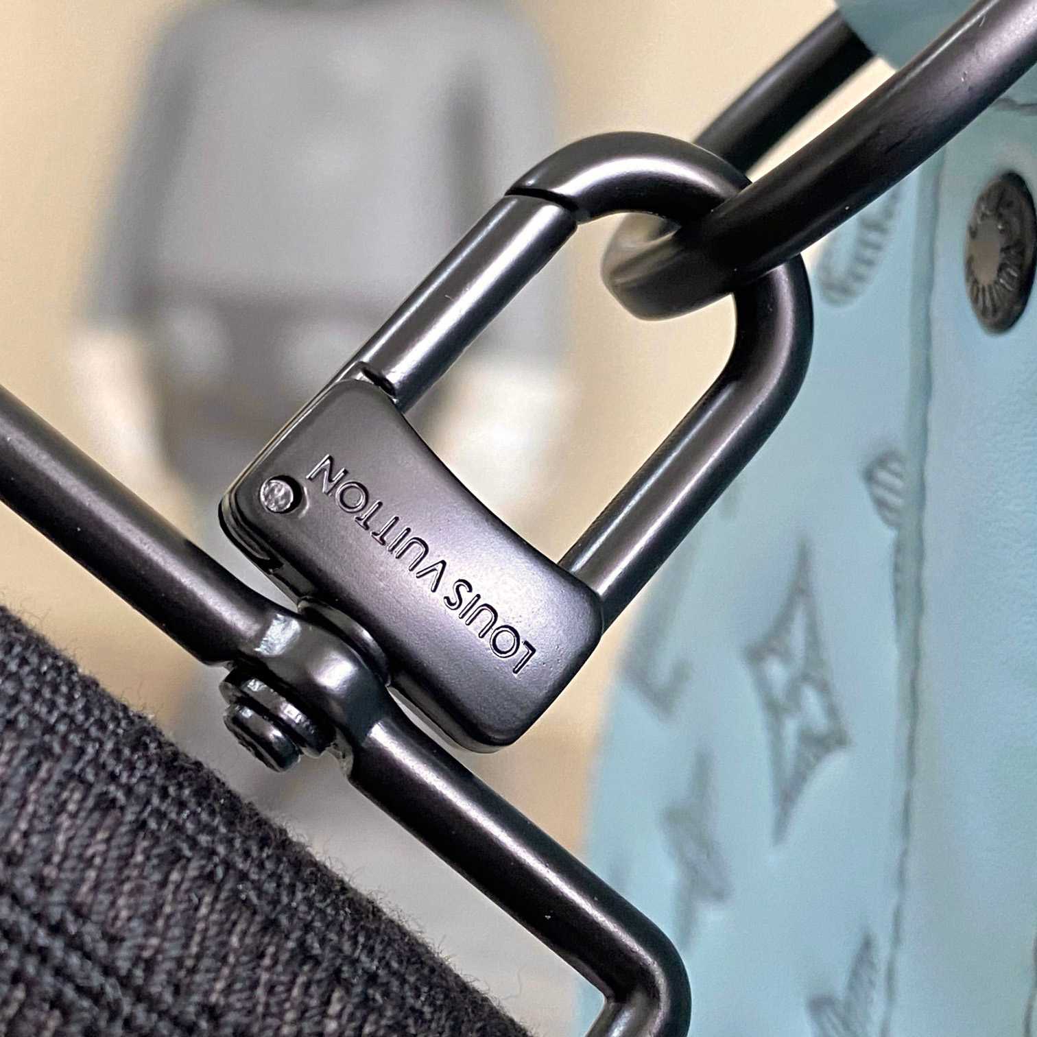 Louis Vuitton Keepall Bandoulière 50  M14842 - DopestKickz