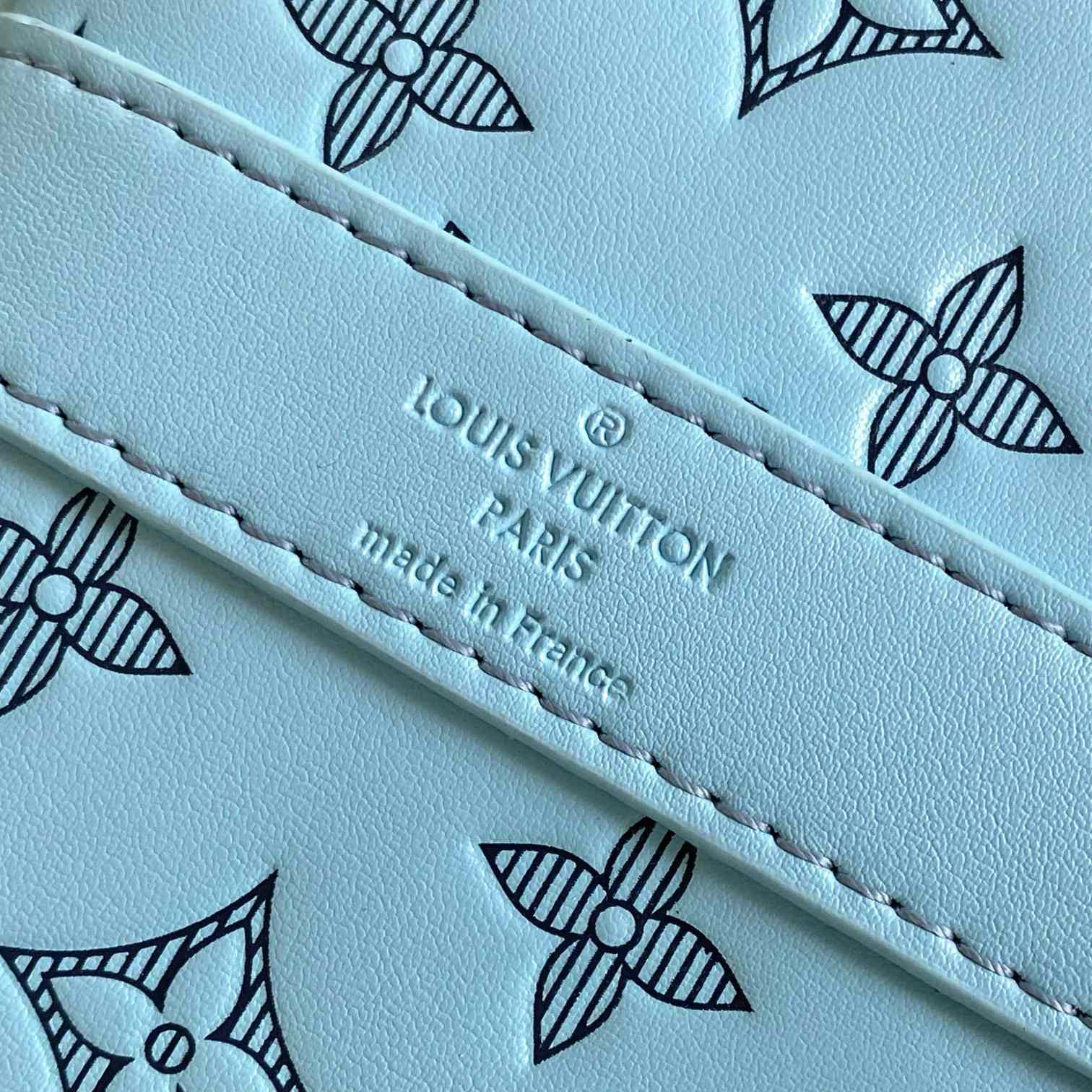 Louis Vuitton Keepall Bandoulière 50  M14842 - DopestKickz