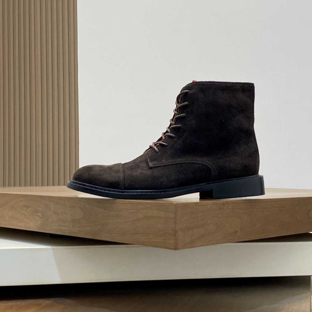 Gucci Men's Suede Lace-Up Boots - DopestKickz