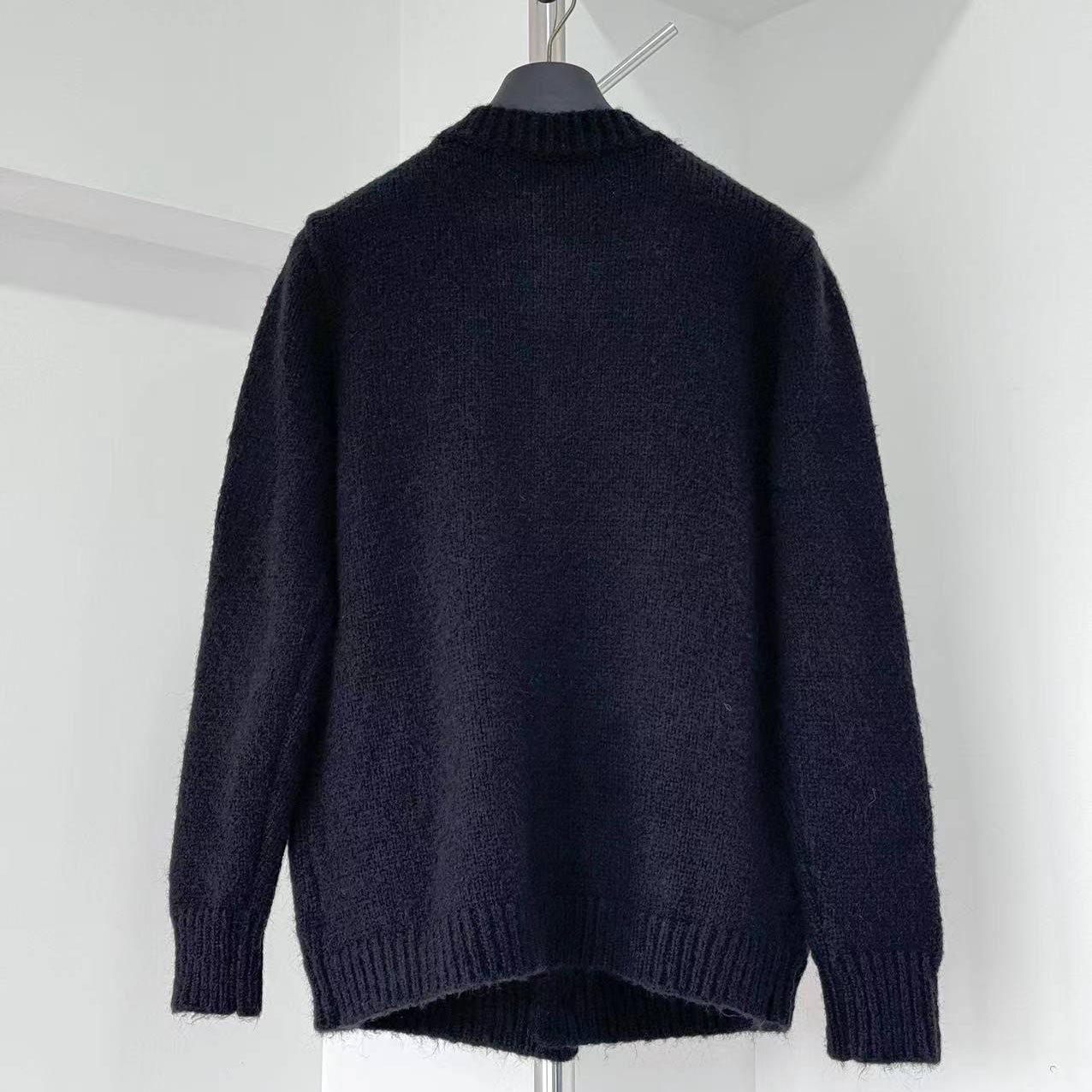 Louis Vuitton Chunky Intarsia Signature Cardigan   1AJBXP - DopestKickz