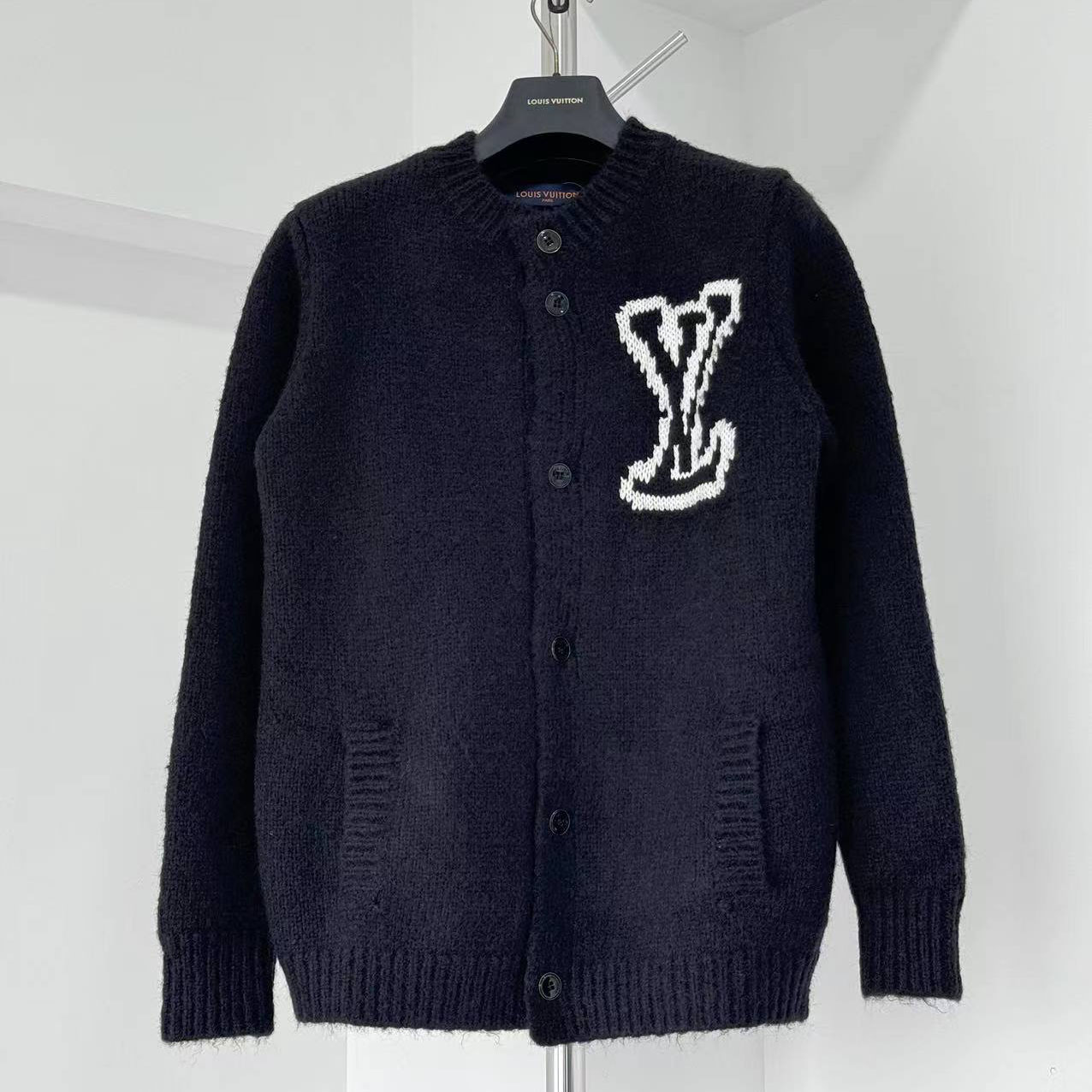 Louis Vuitton Chunky Intarsia Signature Cardigan   1AJBXP - DopestKickz