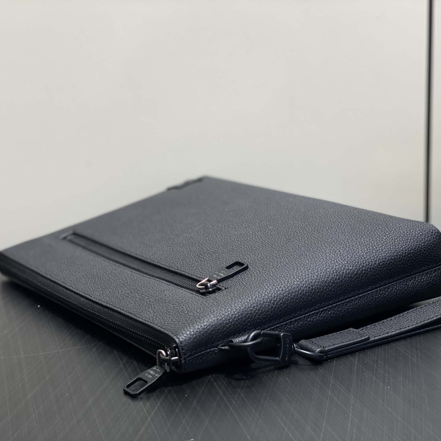 Louis Vuitton Takeoff Pouch LV Aerogram   M25955 - DopestKickz