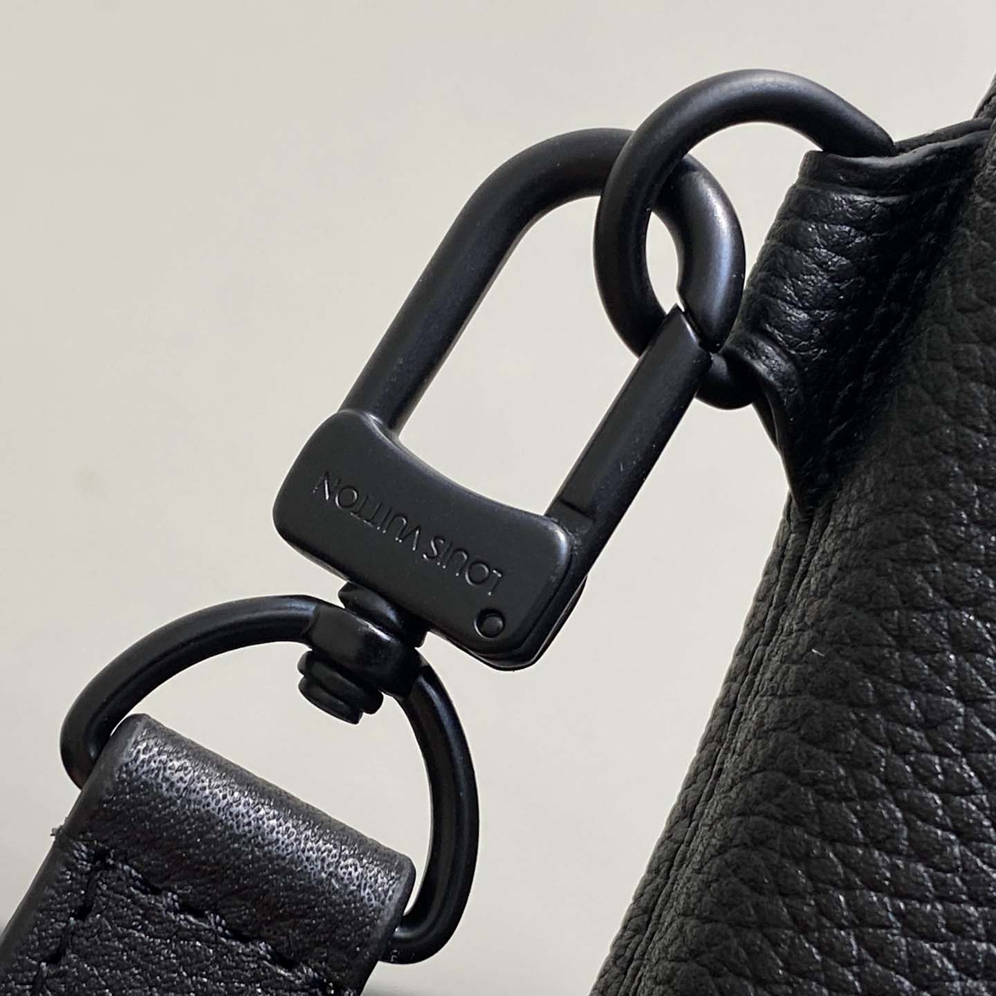 Louis Vuitton Takeoff Pouch LV Aerogram   M25955 - DopestKickz