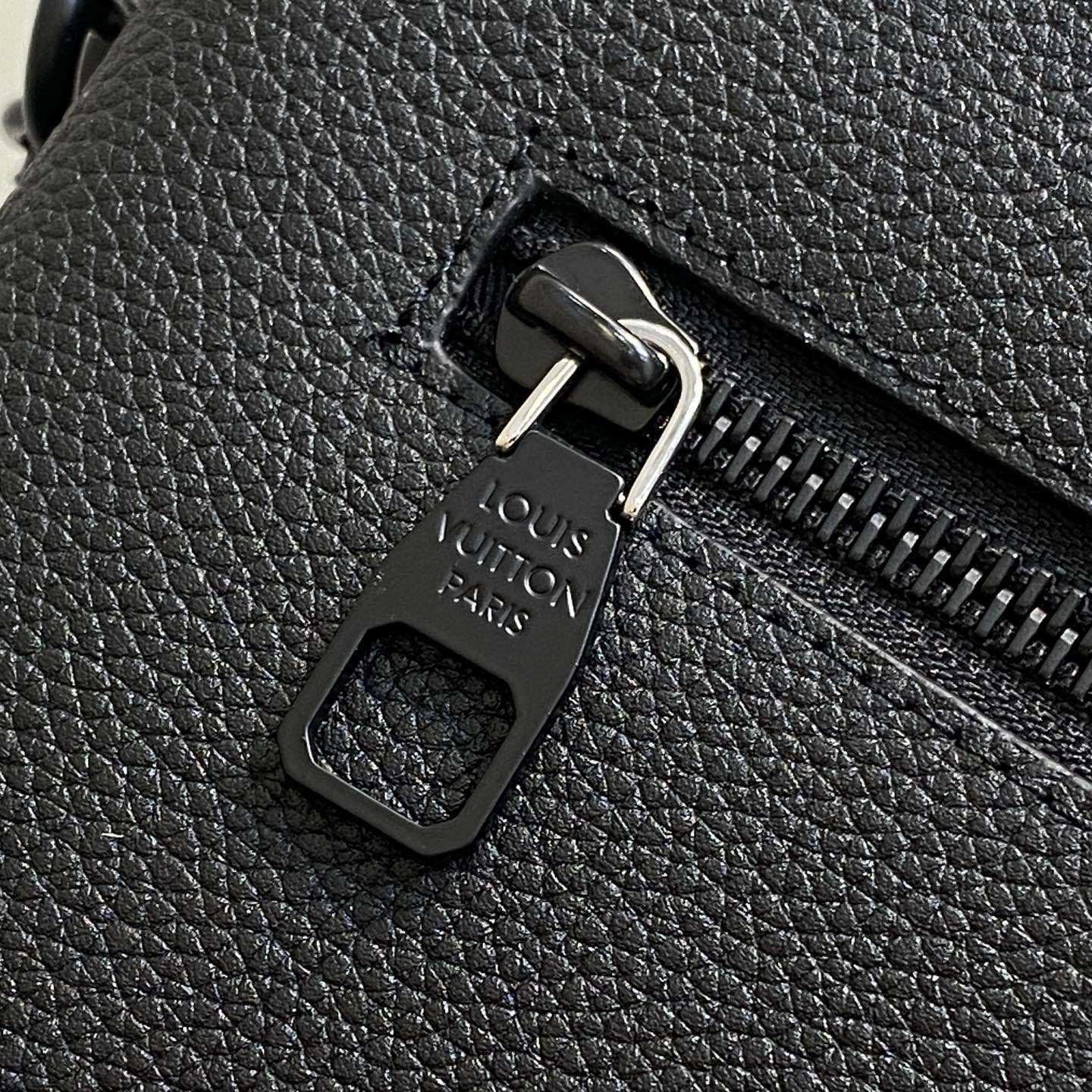 Louis Vuitton Takeoff Pouch LV Aerogram   M25955 - DopestKickz