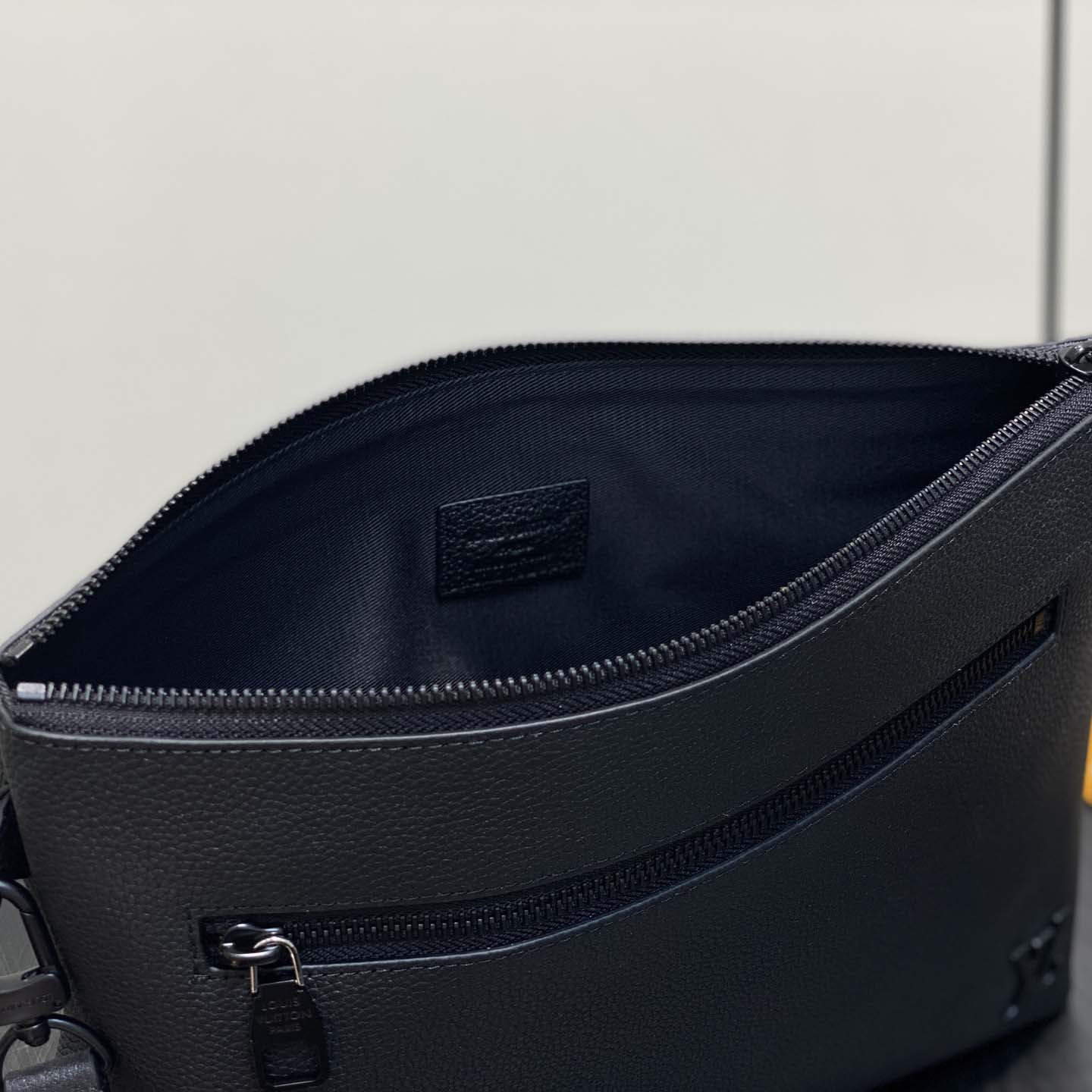 Louis Vuitton Takeoff Pouch LV Aerogram   M25955 - DopestKickz