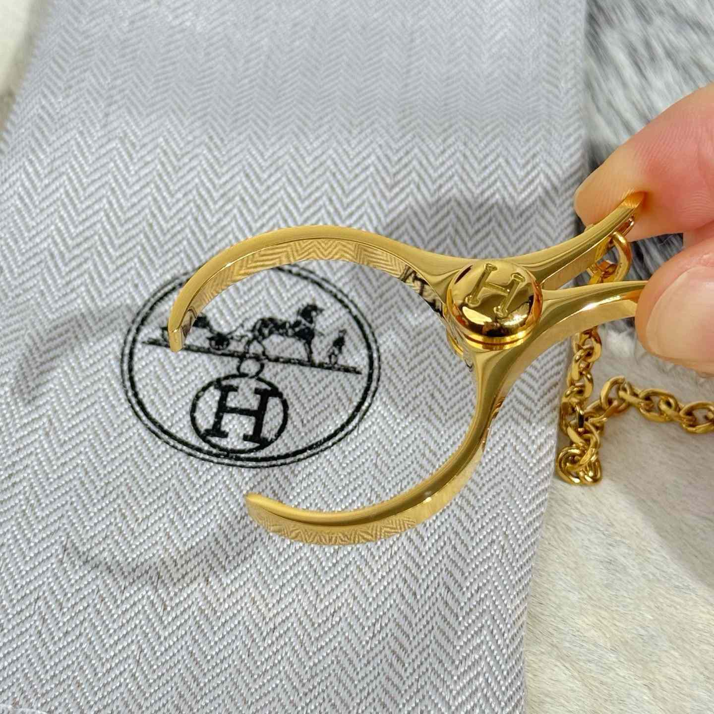 Hermès Filou Glove Clip - DopestKickz