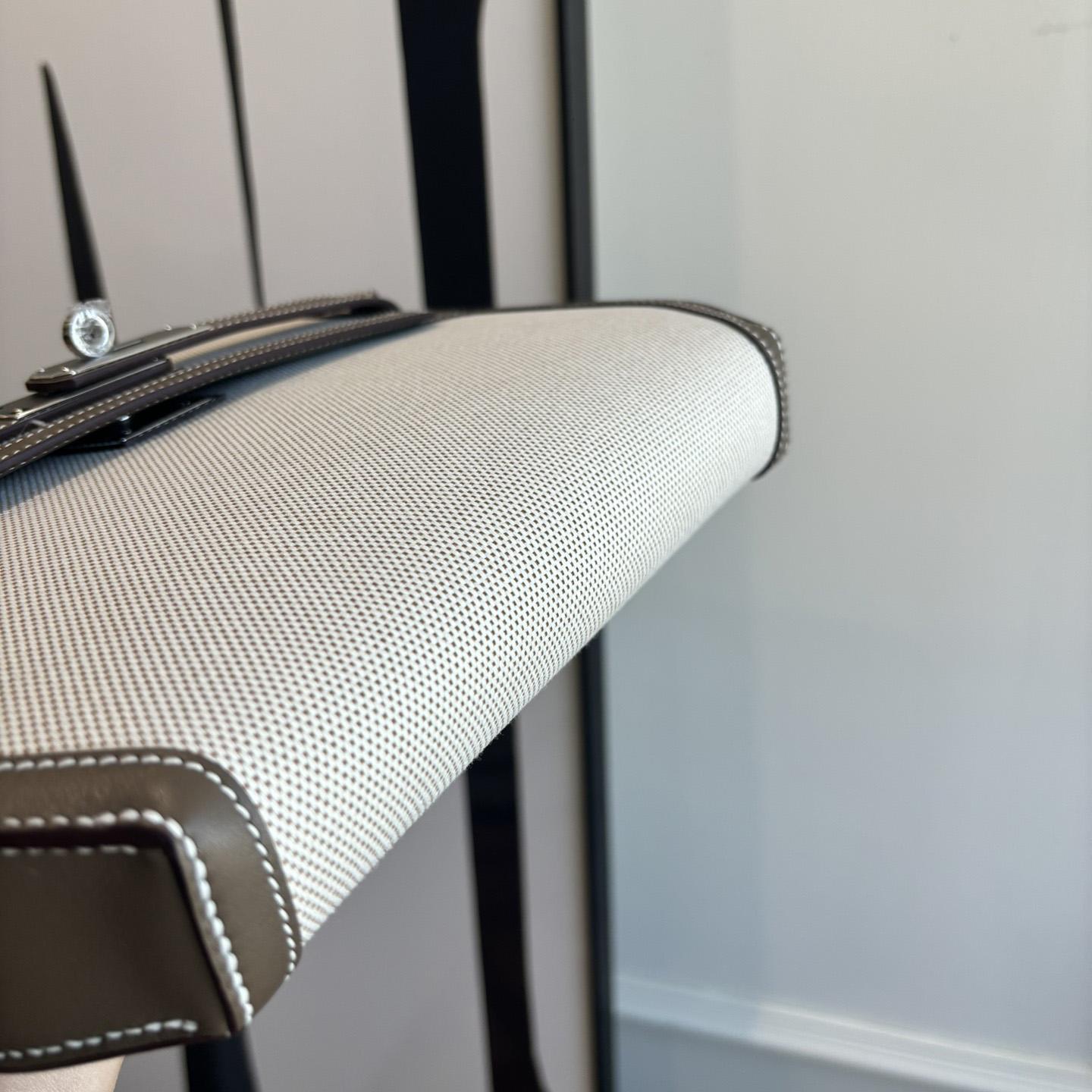 Hermes Kelly Depeches 25 Pouch - DopestKickz