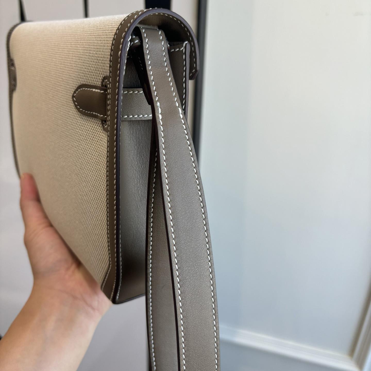 Hermes Kelly Depeches 25 Pouch - DopestKickz