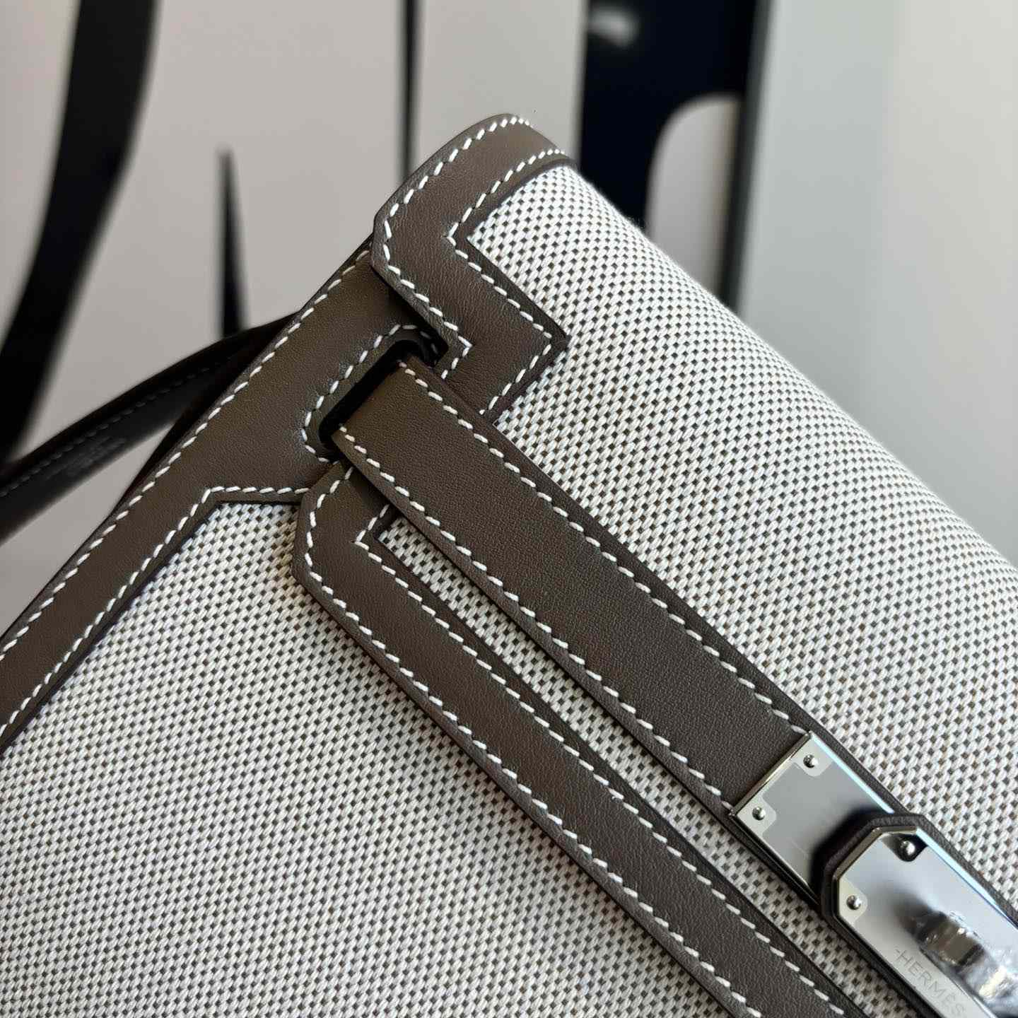 Hermes Kelly Depeches 25 Pouch - DopestKickz