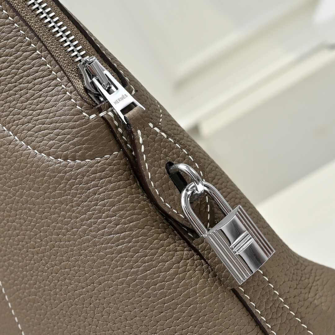 Hermès Bolide Messenger Bag - DopestKickz