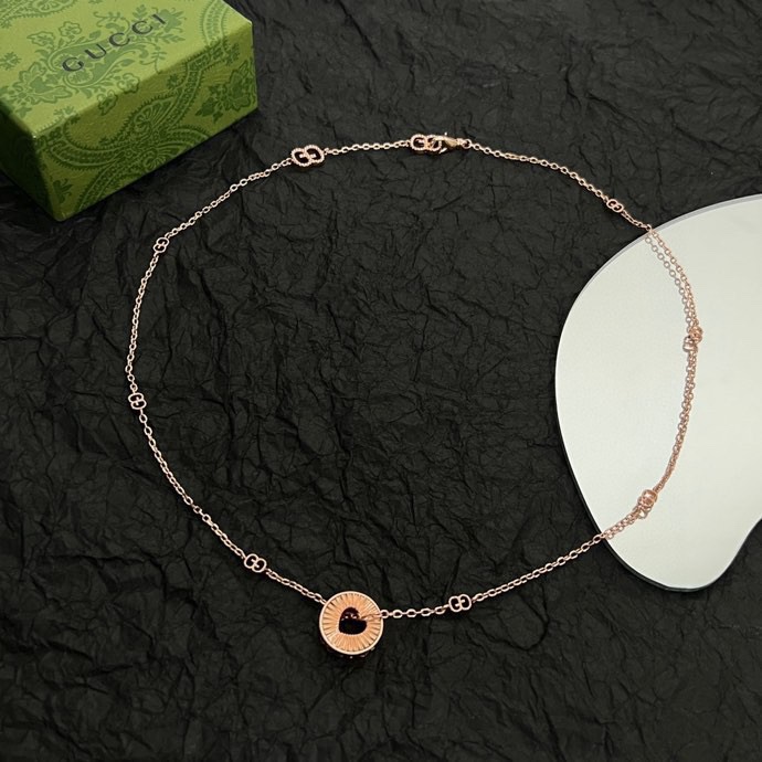 Gucci Icon Round Heart Cut Out Pendant - DopestKickz