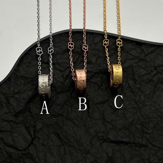 Gucci Icon Round Heart Cut Out Pendant - DopestKickz