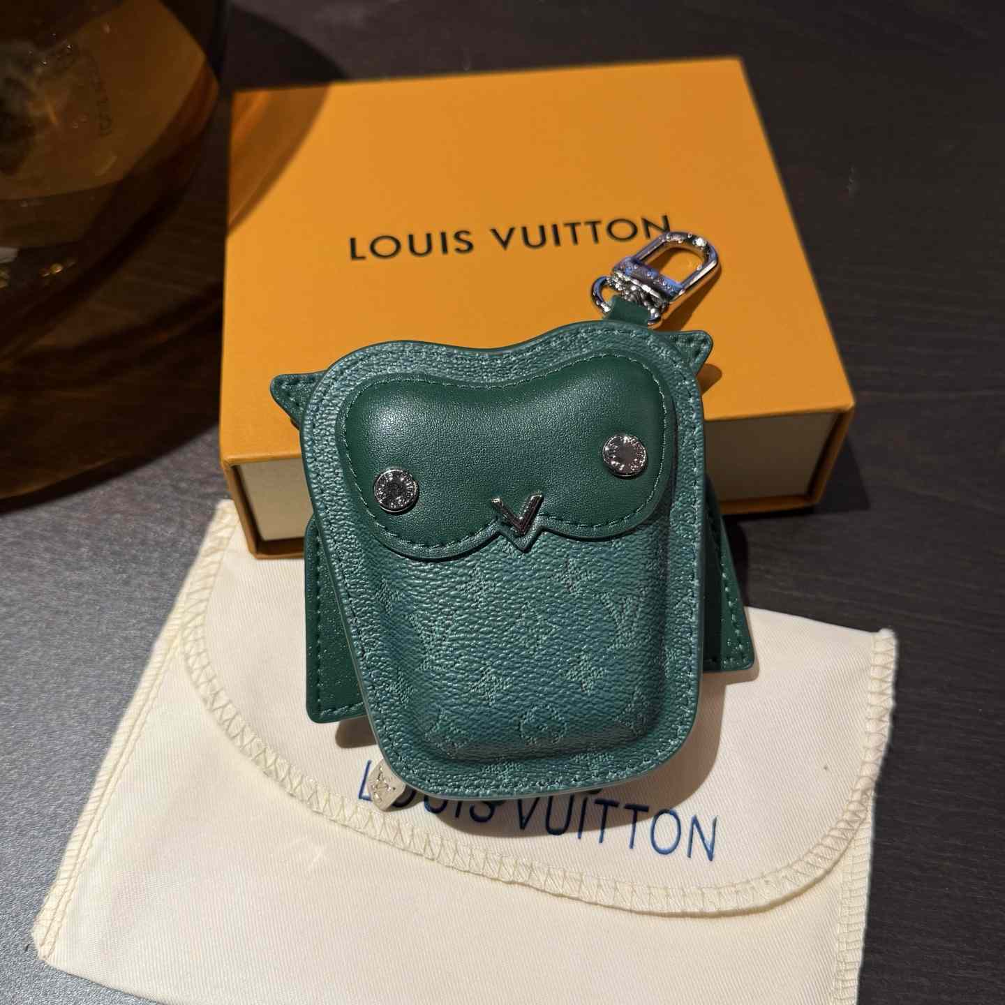 Louis Vuitton LV Owl Bag Charm S00 - DopestKickz