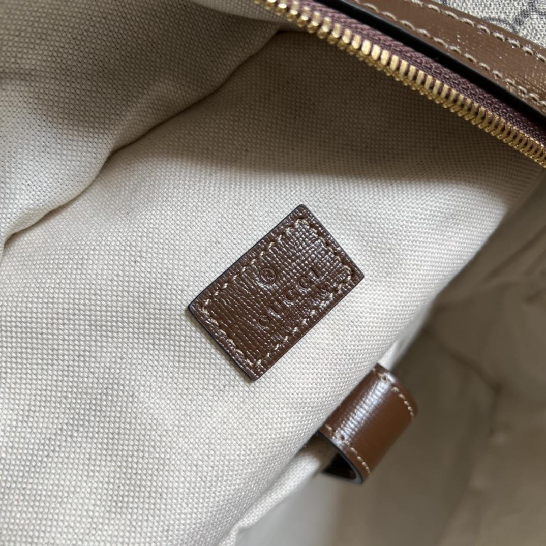 Gucci GG Supreme Canvas Backpack   31.5-41-14.5cm - DopestKickz