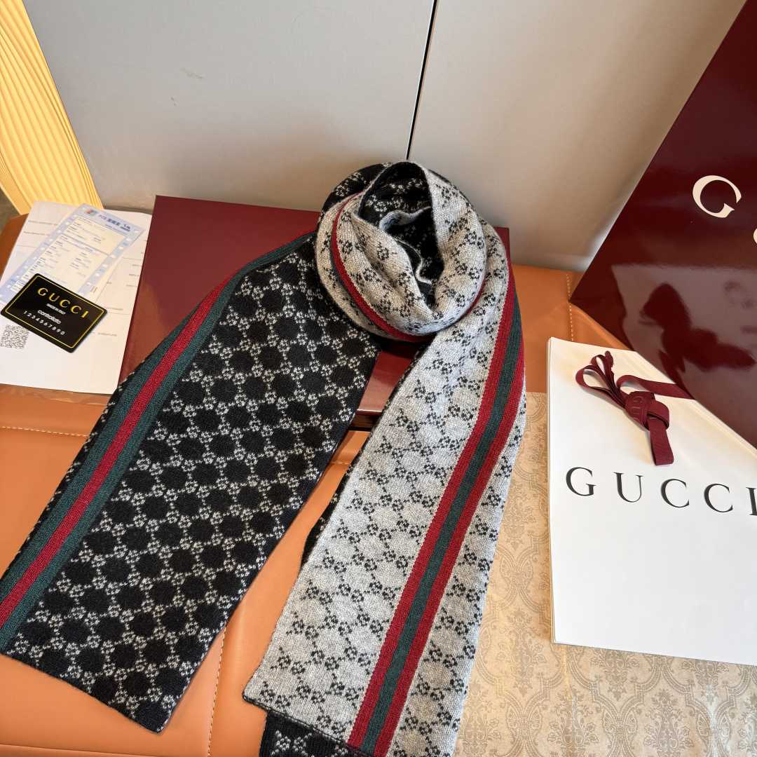 Gucci GG Supreme Scarf - DopestKickz