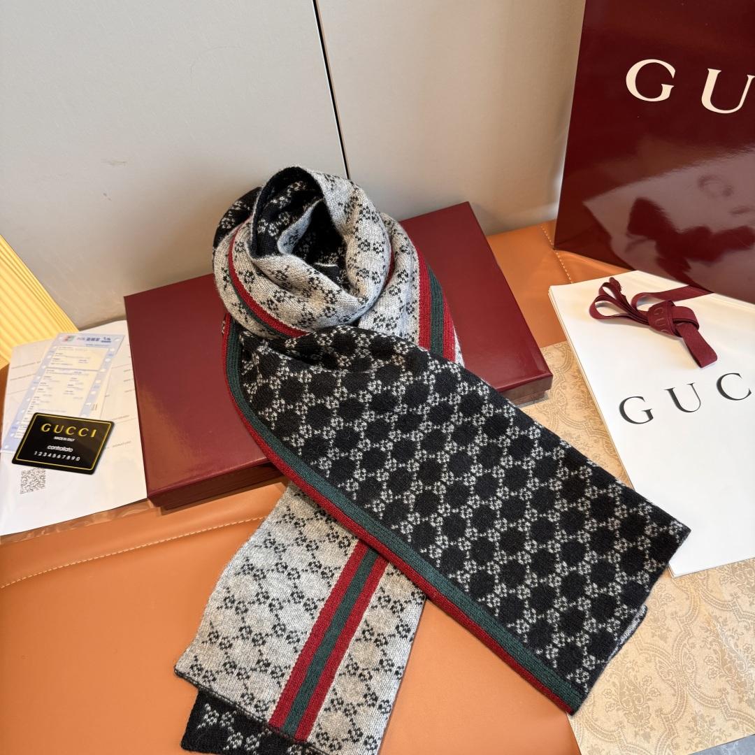 Gucci GG Supreme Scarf - DopestKickz