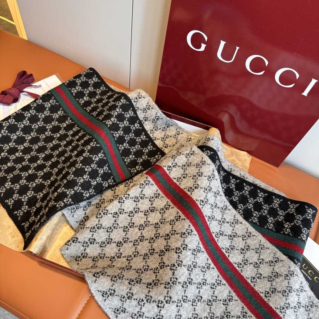 Gucci GG Supreme Scarf - DopestKickz