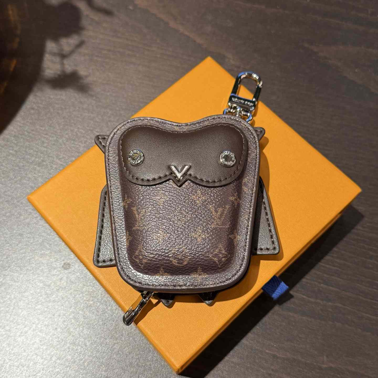 Louis Vuitton LV Owl Bag Charm S00 - DopestKickz