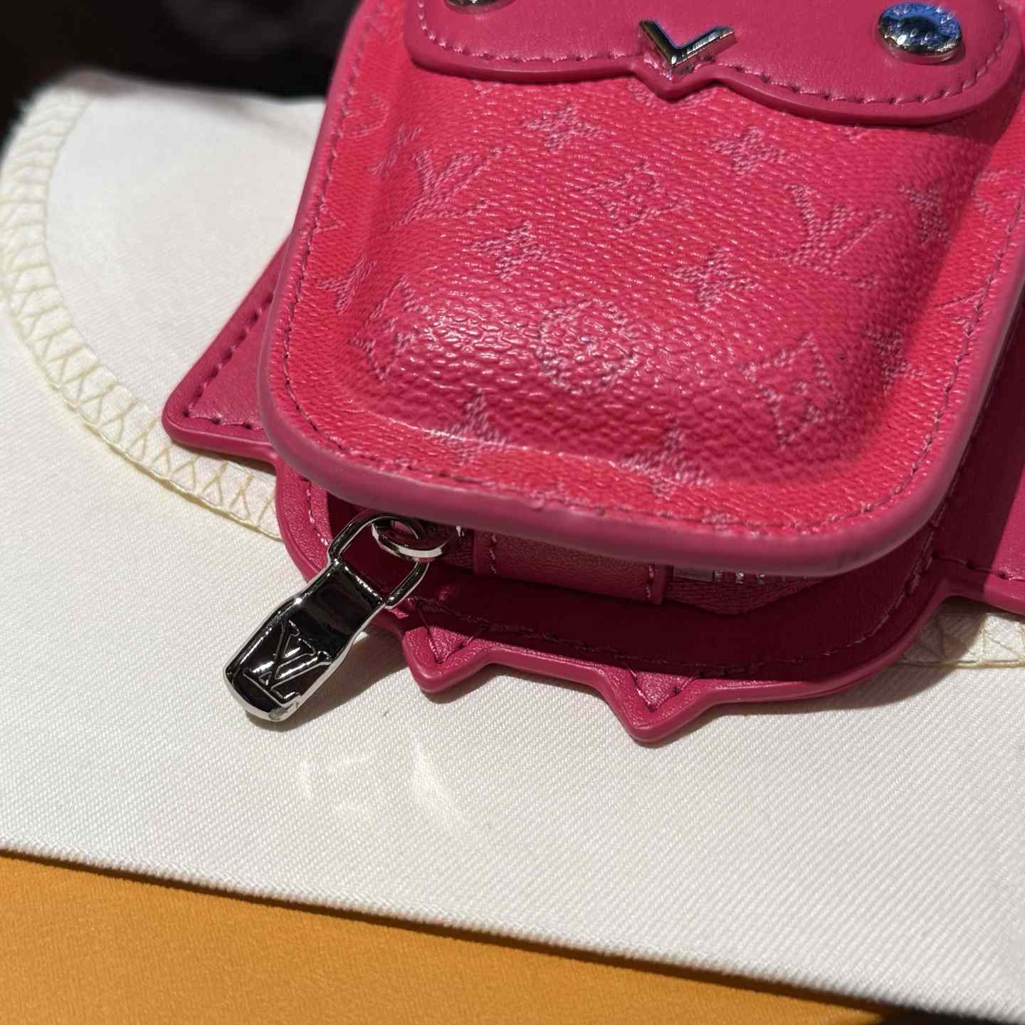 Louis Vuitton LV Owl Bag Charm S00 - DopestKickz