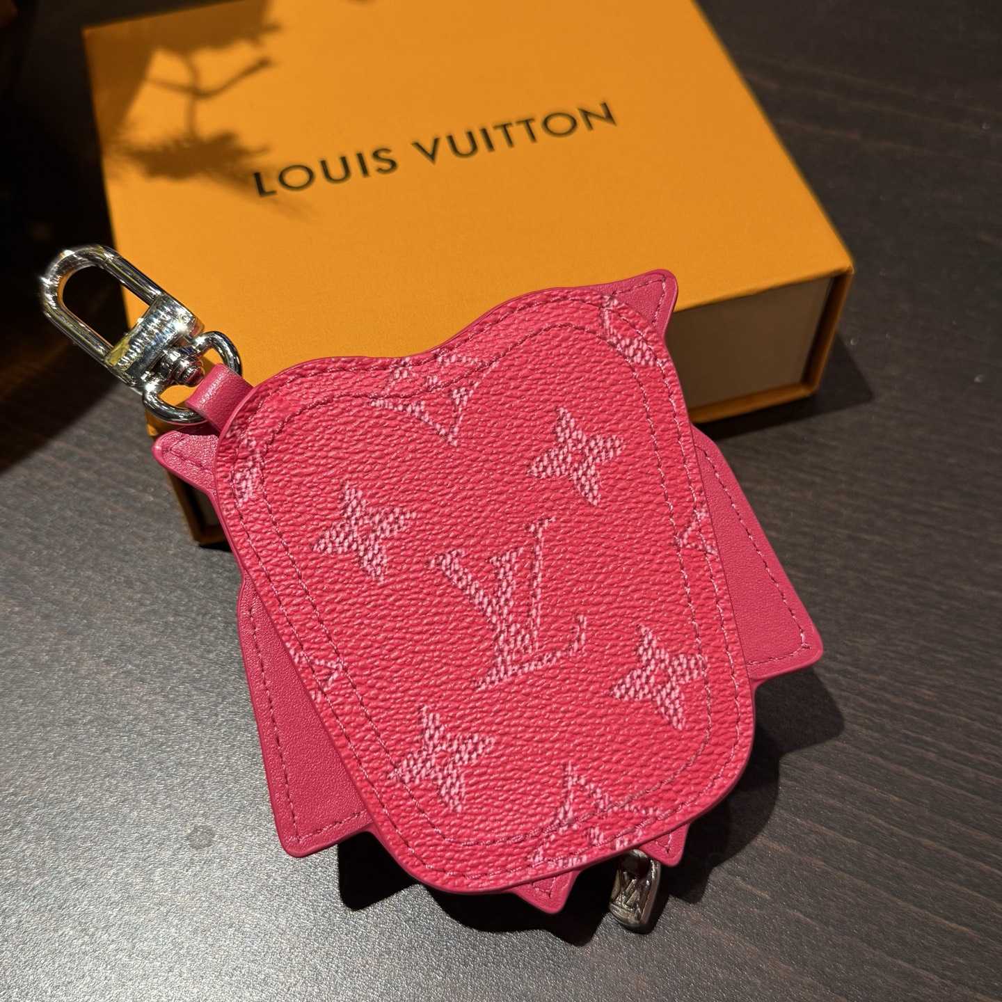Louis Vuitton LV Owl Bag Charm S00 - DopestKickz