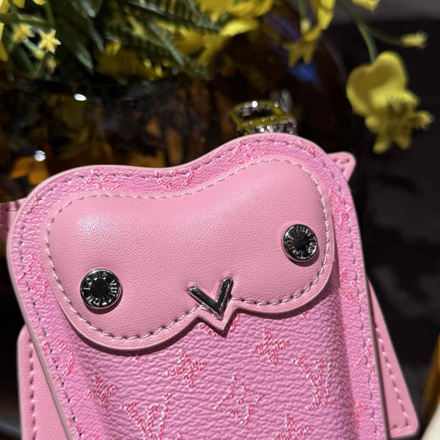 Louis Vuitton LV Owl Bag Charm S00 - DopestKickz