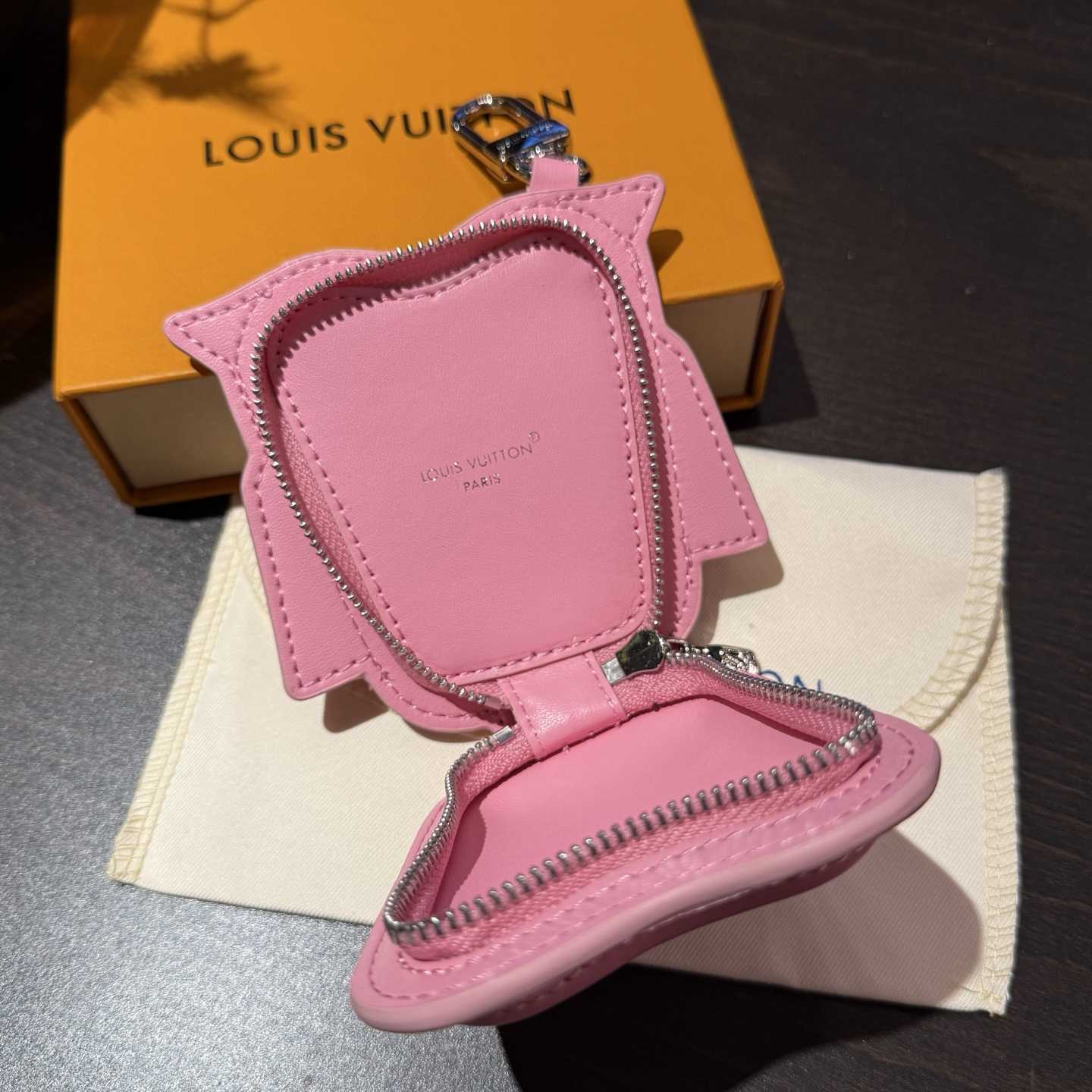 Louis Vuitton LV Owl Bag Charm S00 - DopestKickz